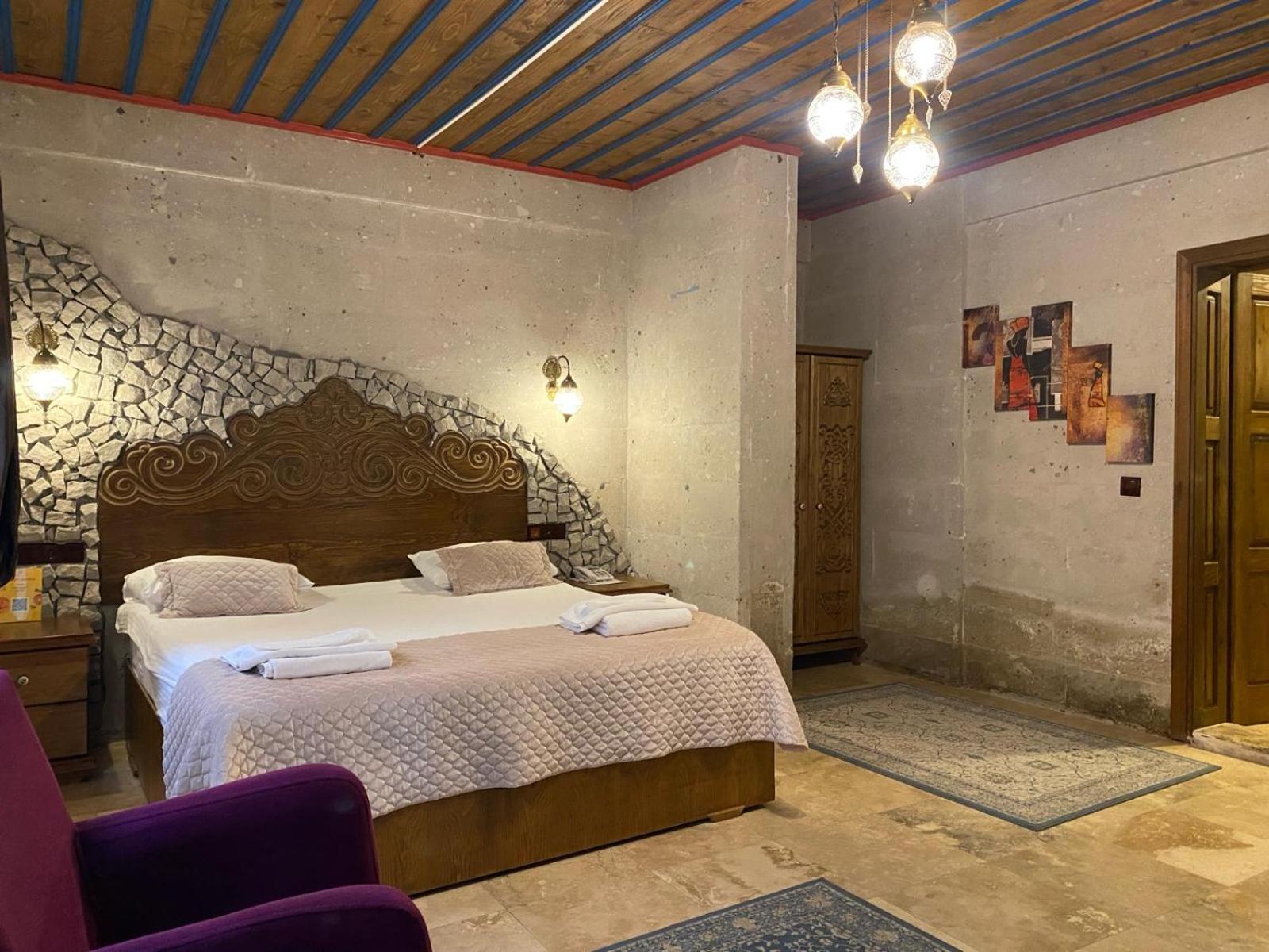 Double Room - Photo 6