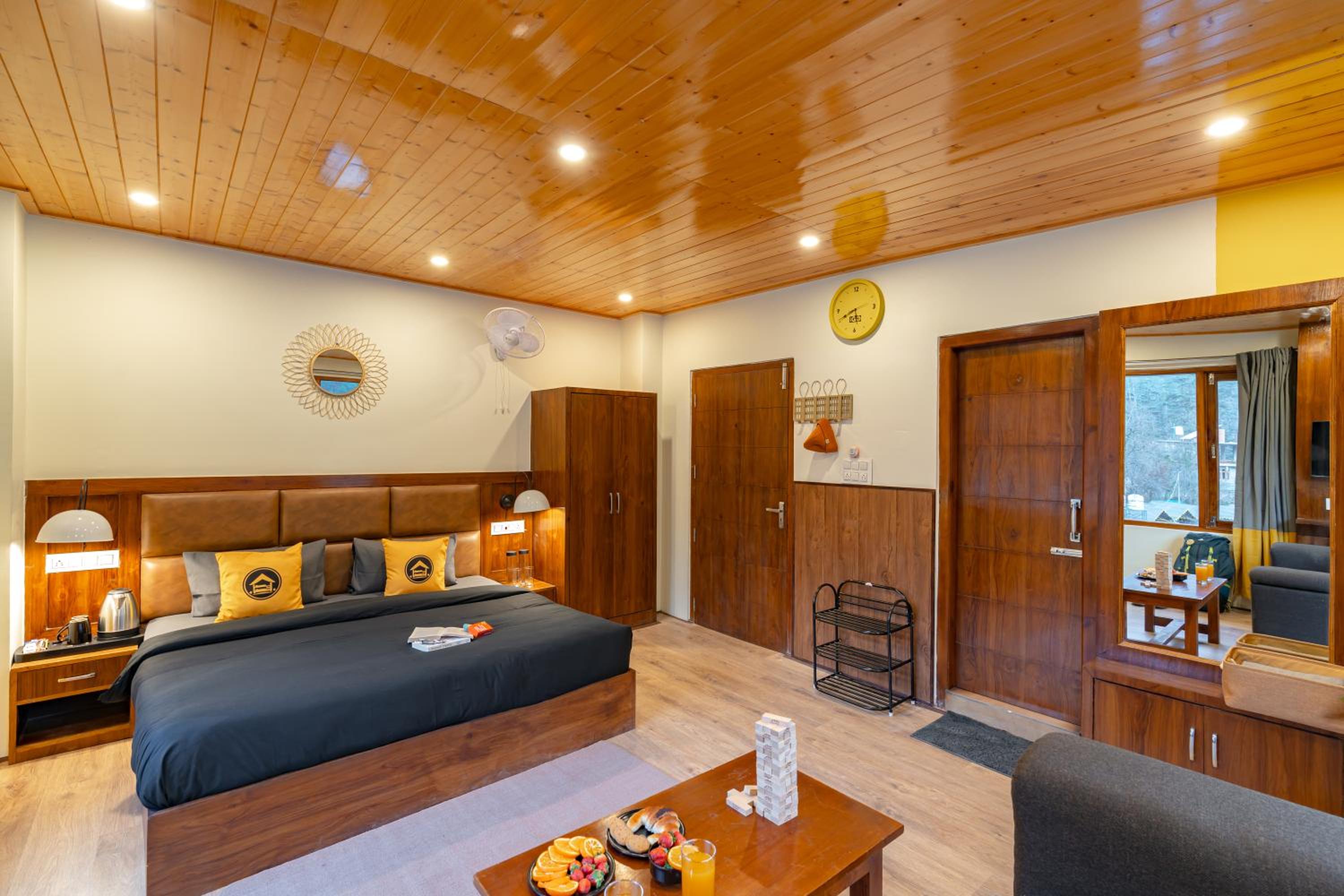 Standard Double Room with Balcony x B Block - Photo 3