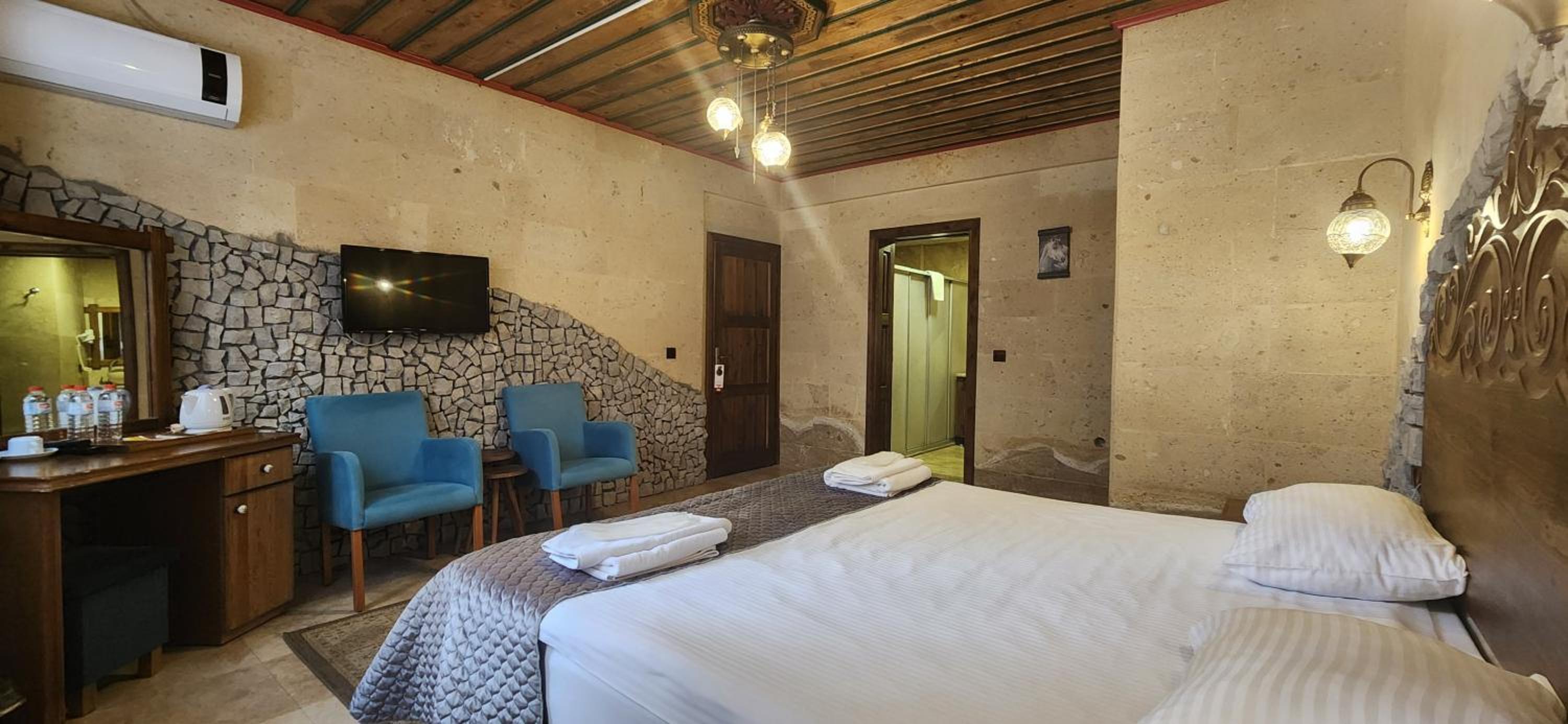 Double Room - Photo 7