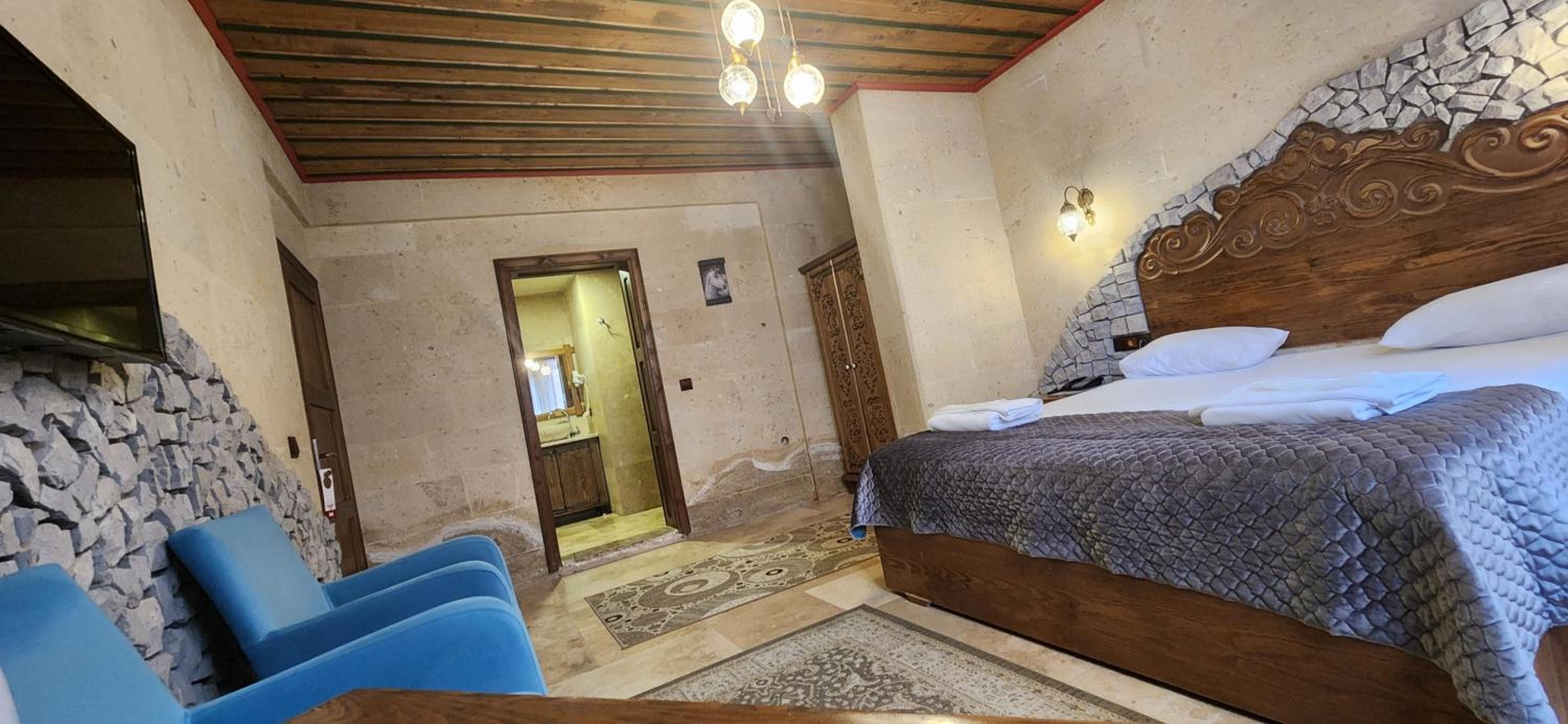 Double Room - Photo 10