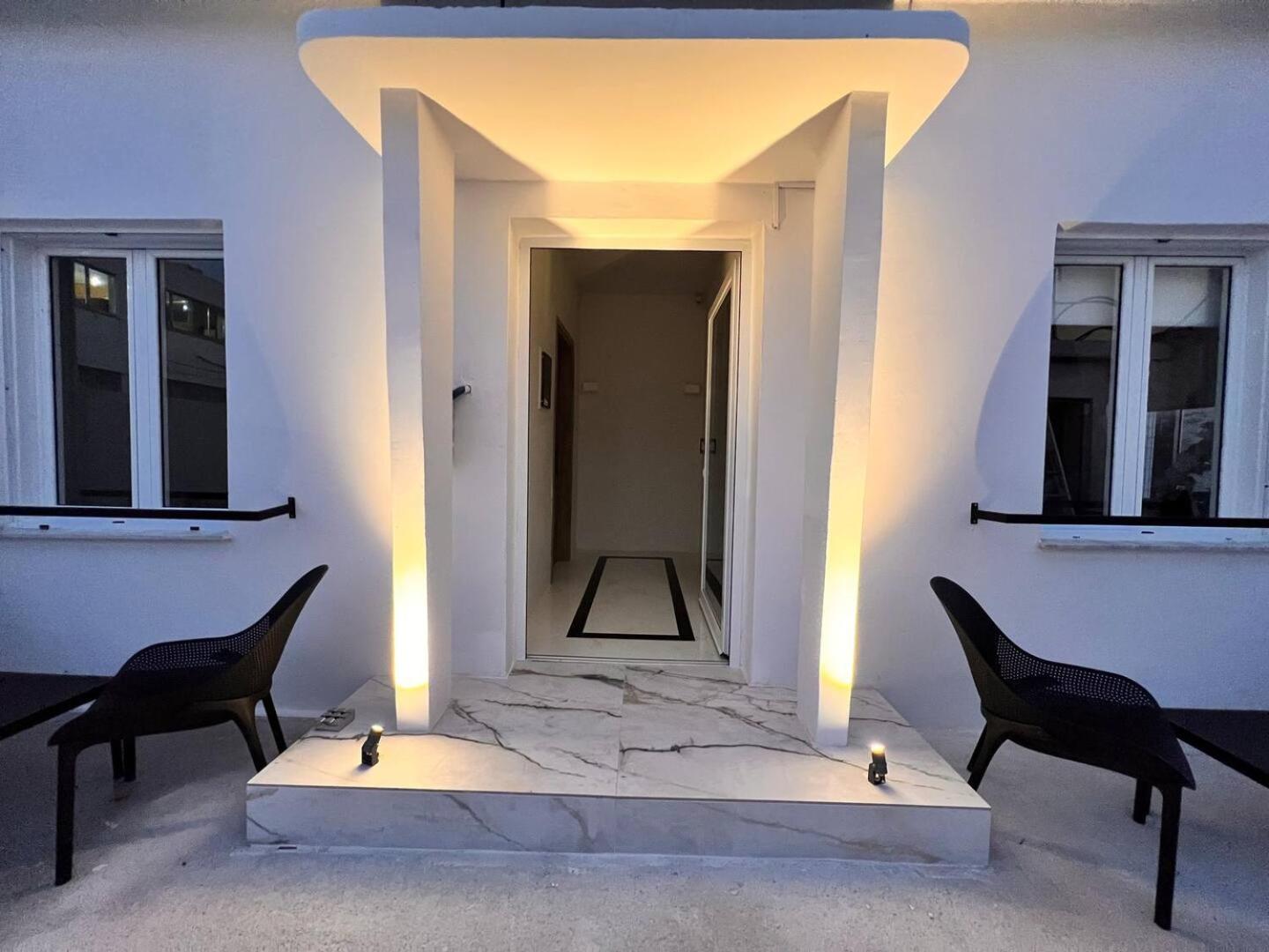 King Suite - Photo 2