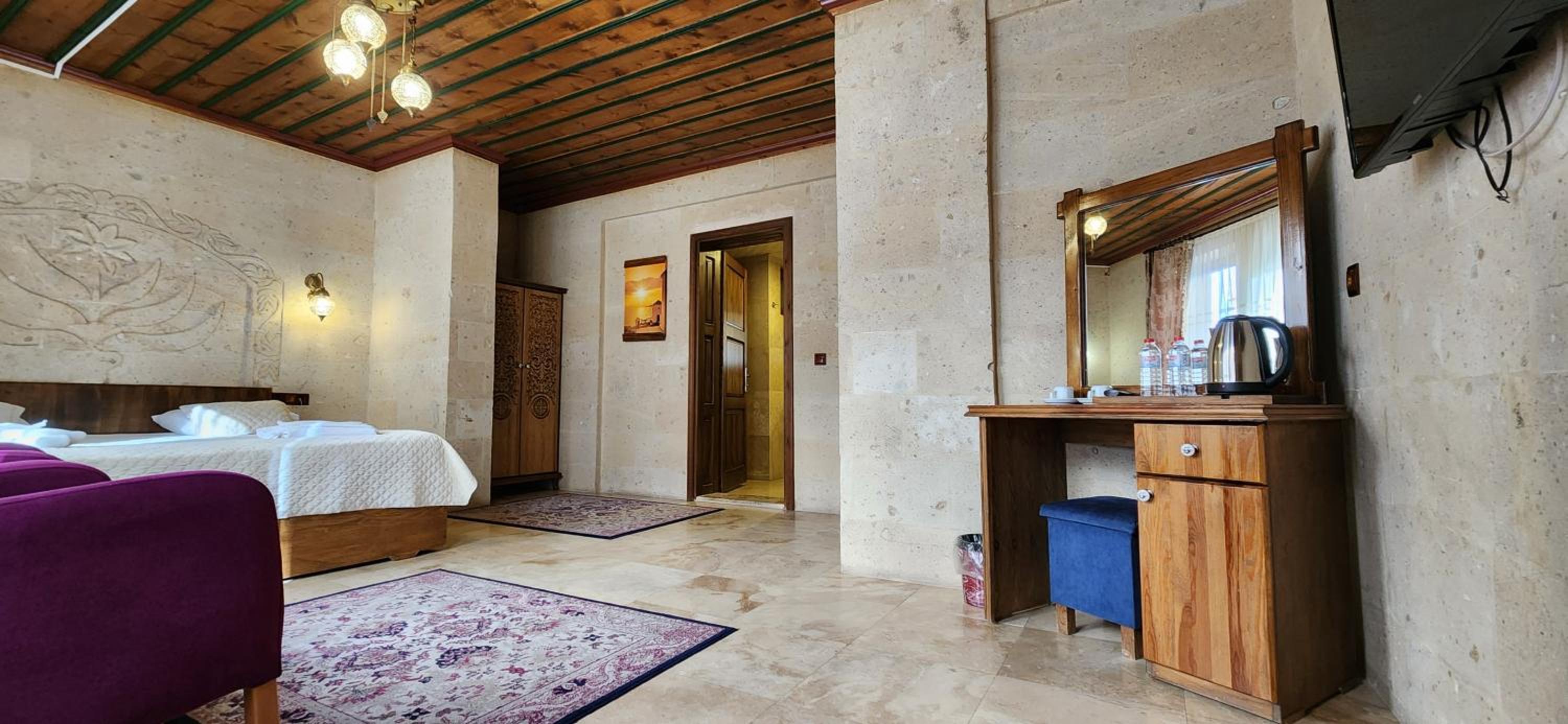 Deluxe Double Room - Photo 15