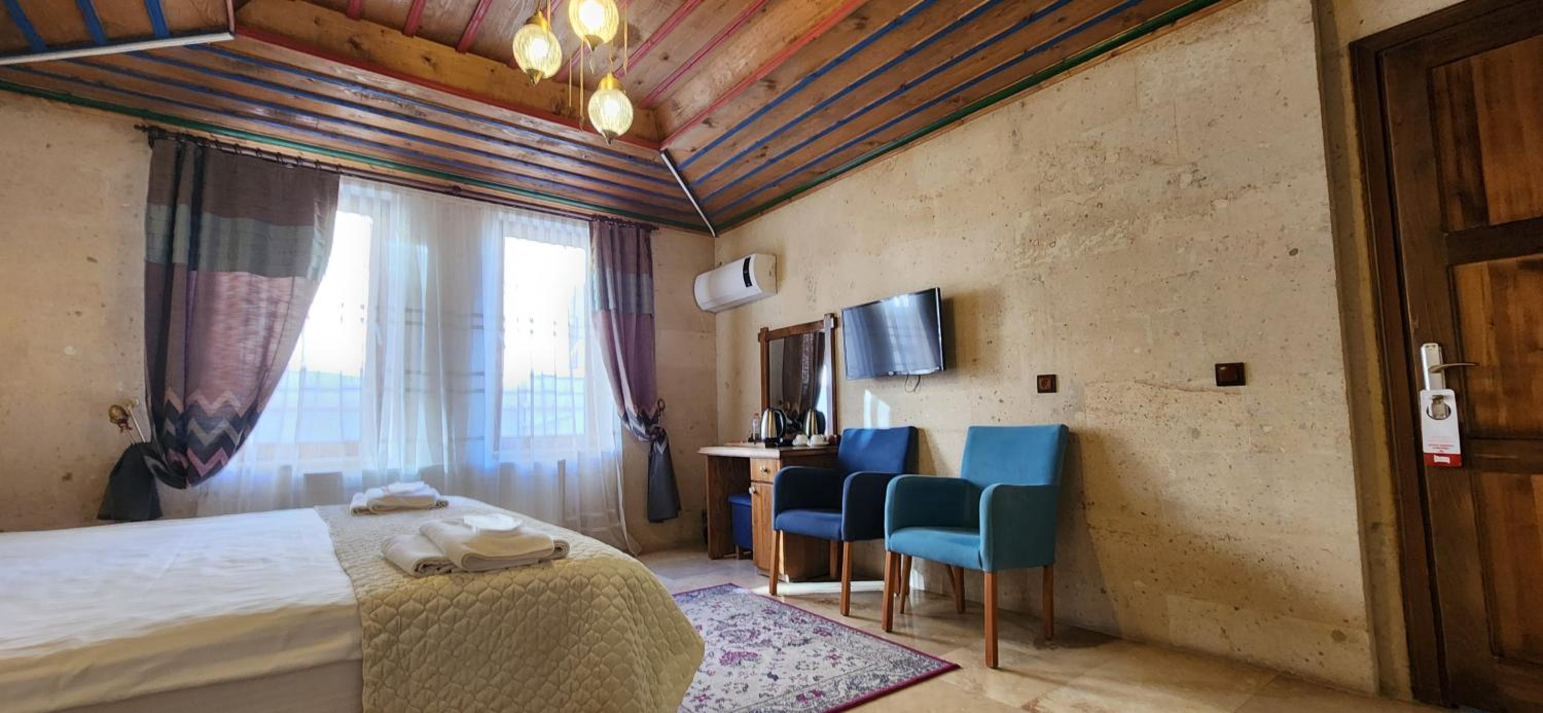 Deluxe Double Room - Photo 7