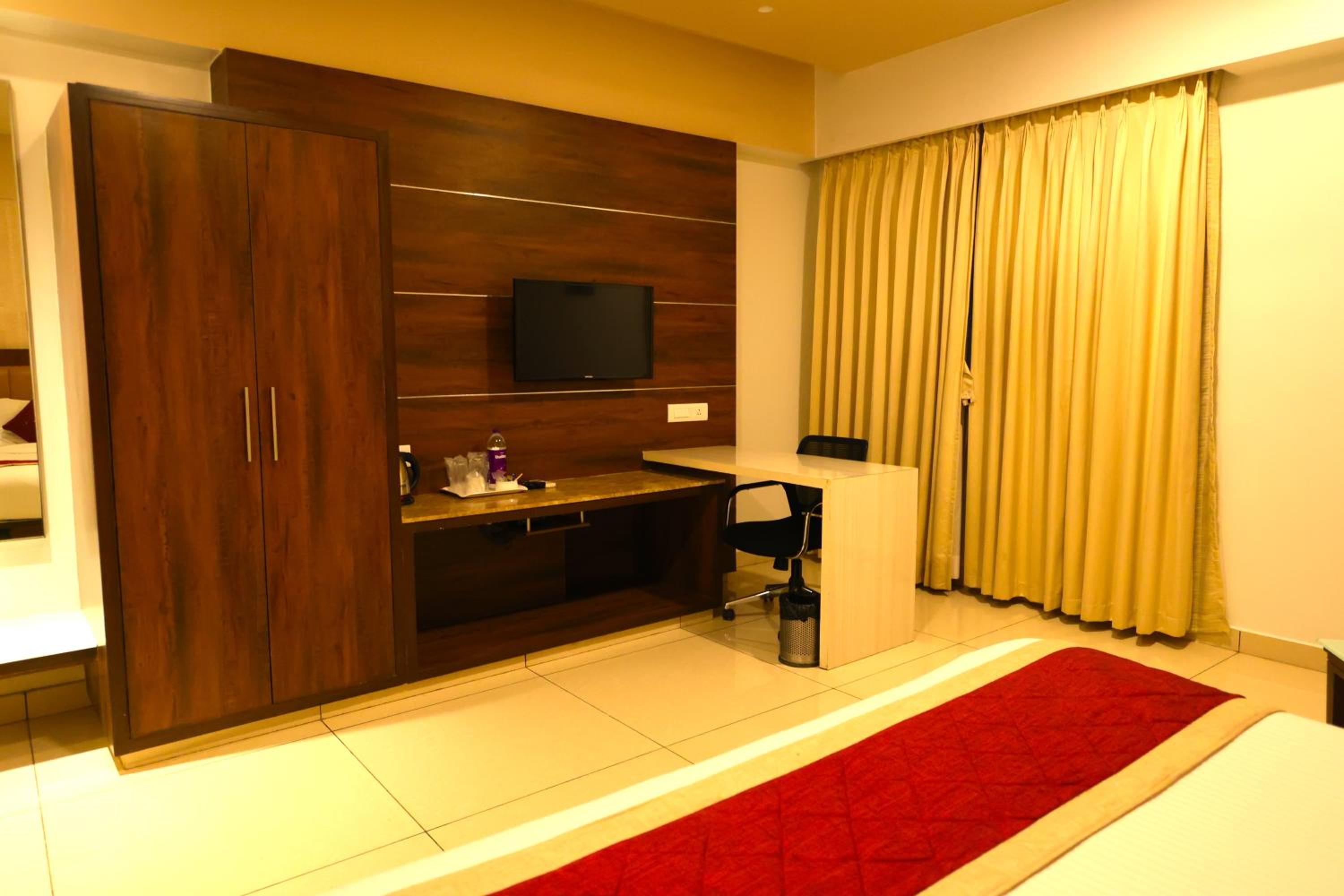 Deluxe Room - Photo 1