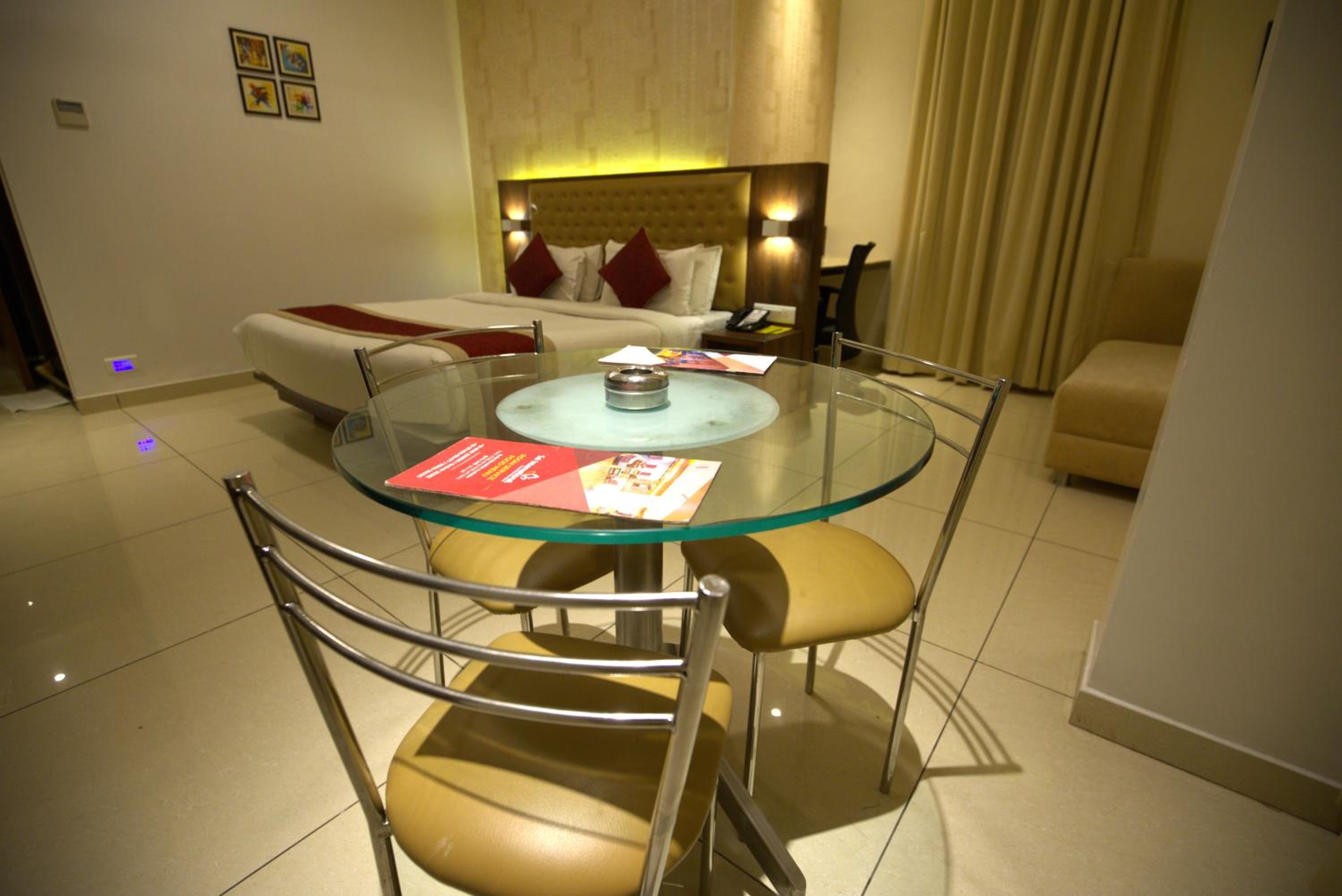 Deluxe Room - Photo 17