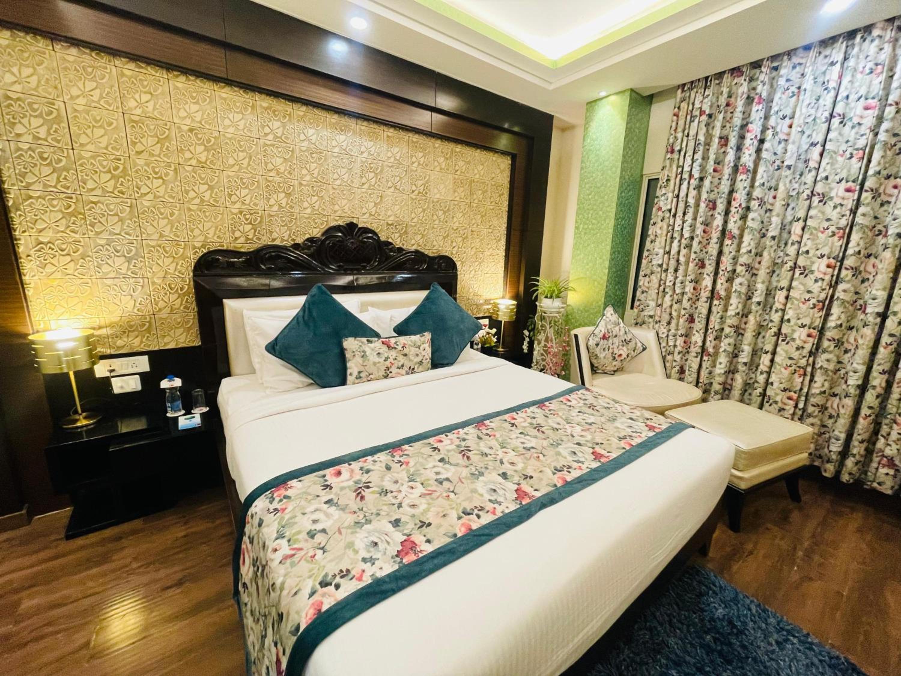 Deluxe King Room