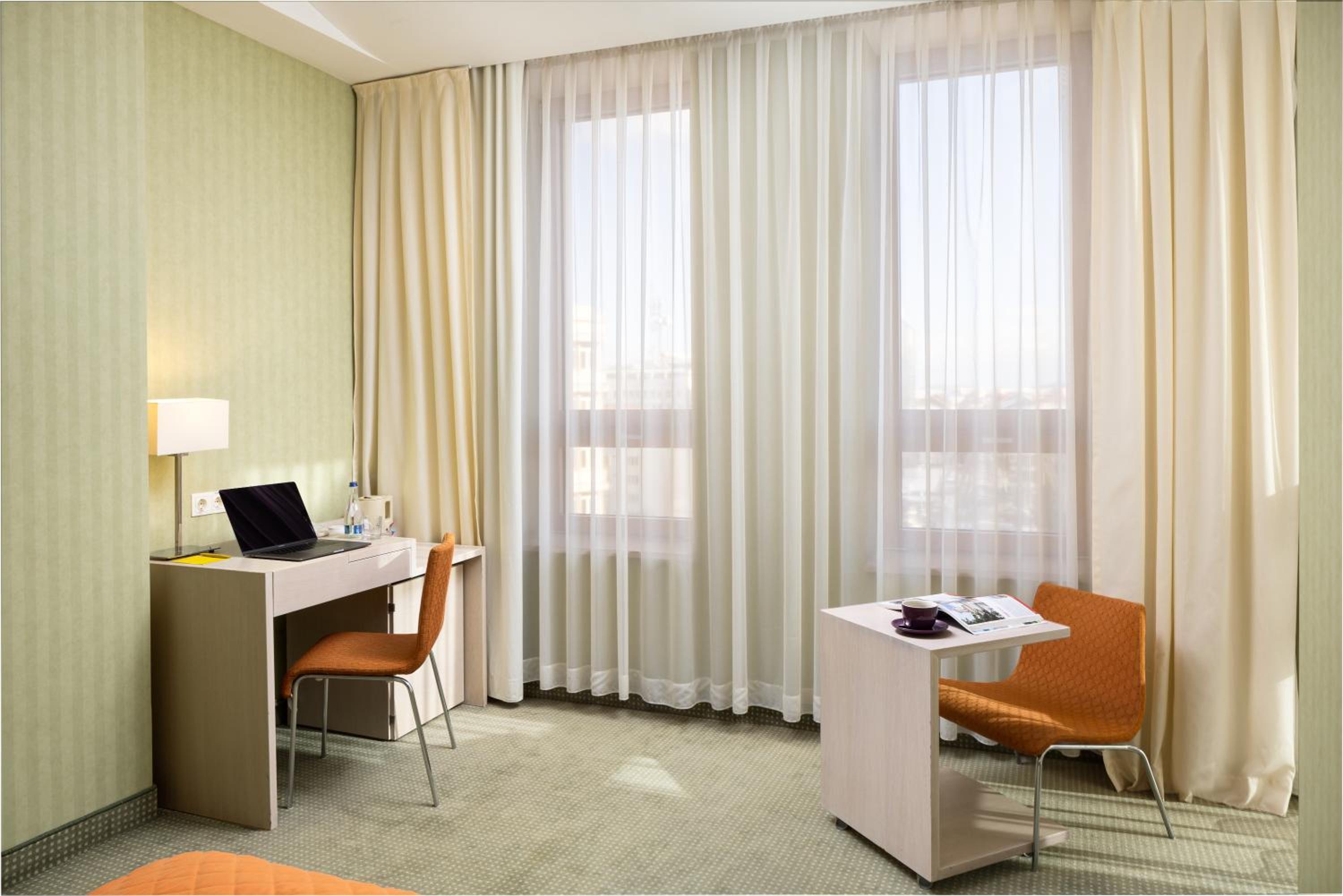Standard Twin Room - Photo 5
