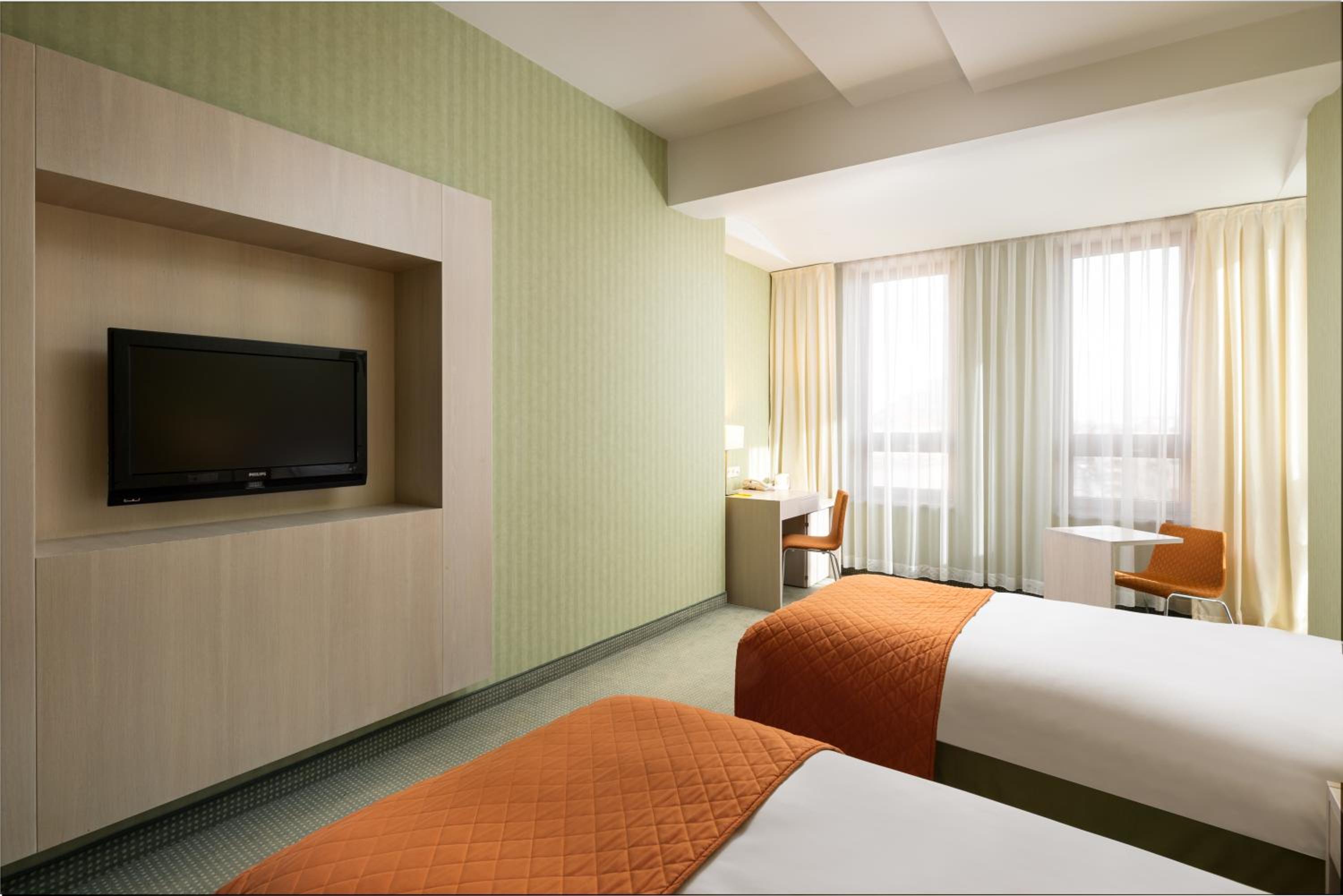 Standard Twin Room - Photo 3