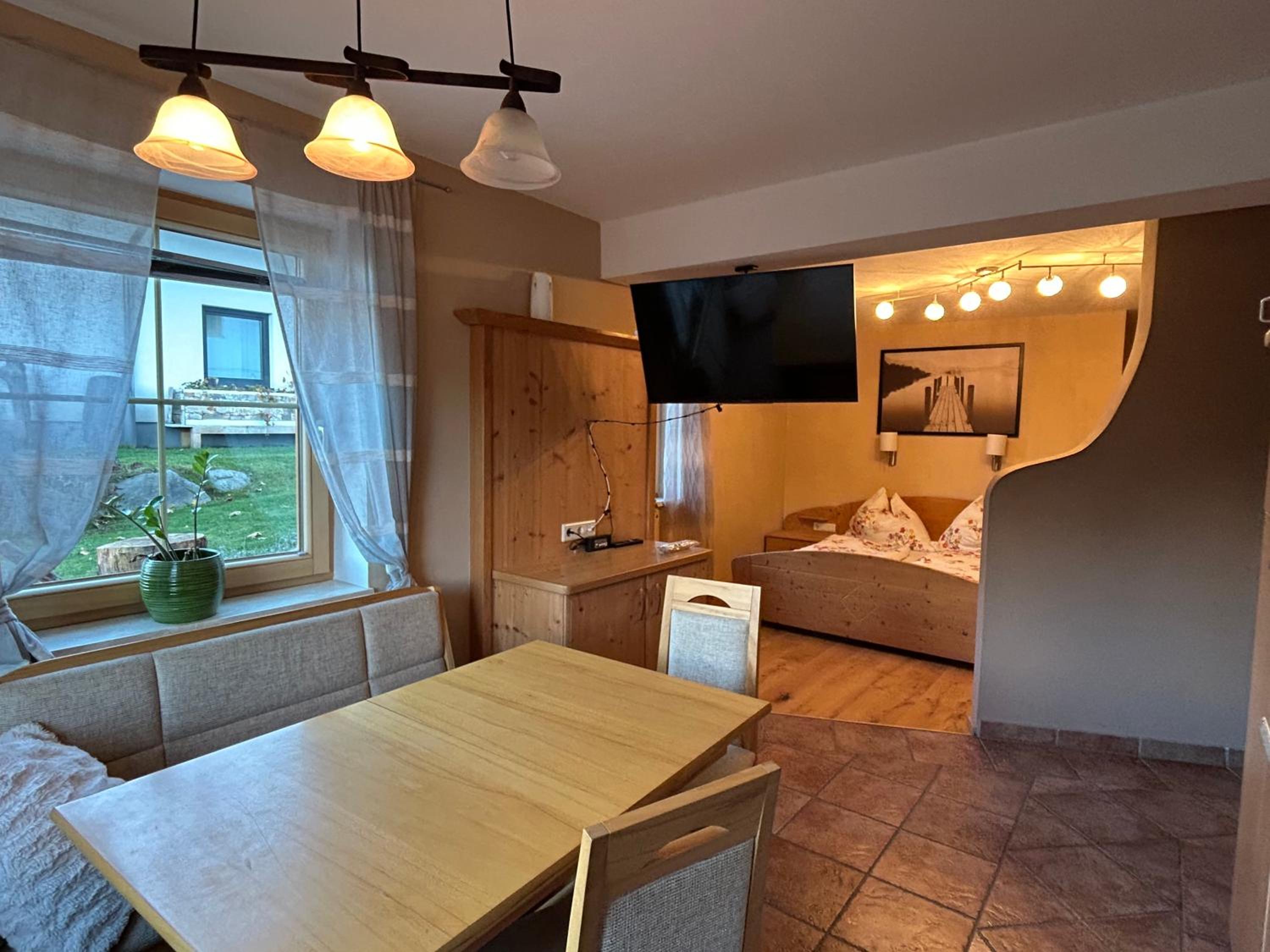 Apartment with Mountain View