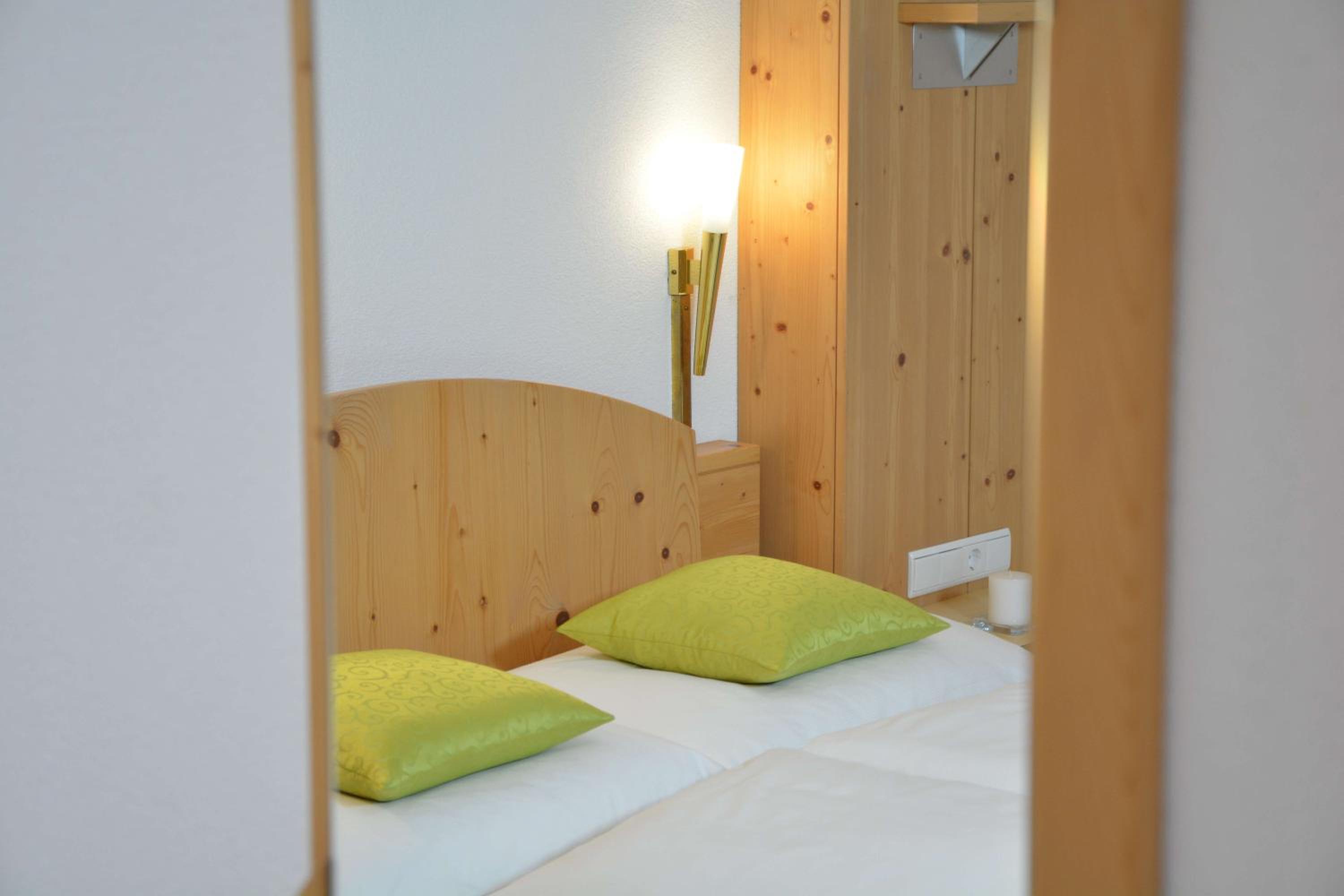 One-Bedroom Apartment F