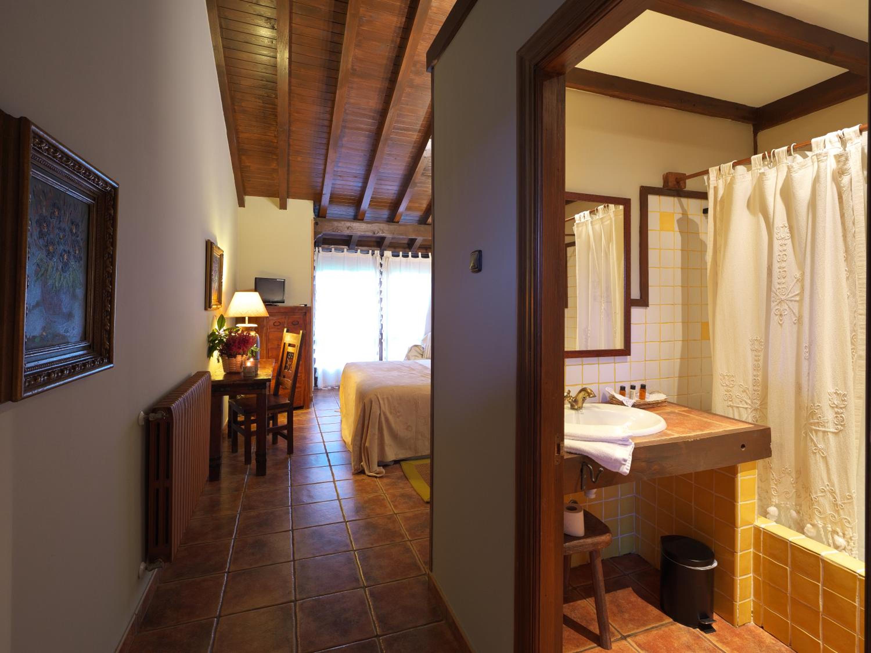 Classic Double or Twin Room photo 2