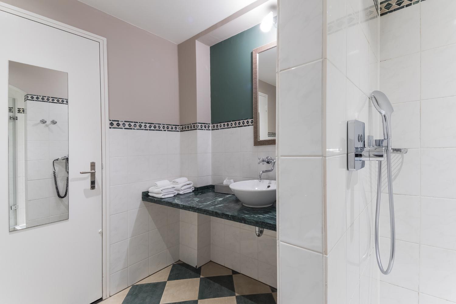 Prachthof Junior Suite with Terrace - Photo 7