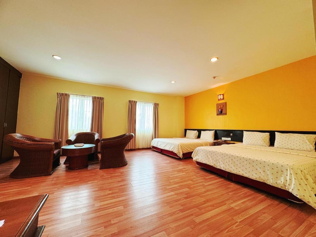 Family Room - Photo 1