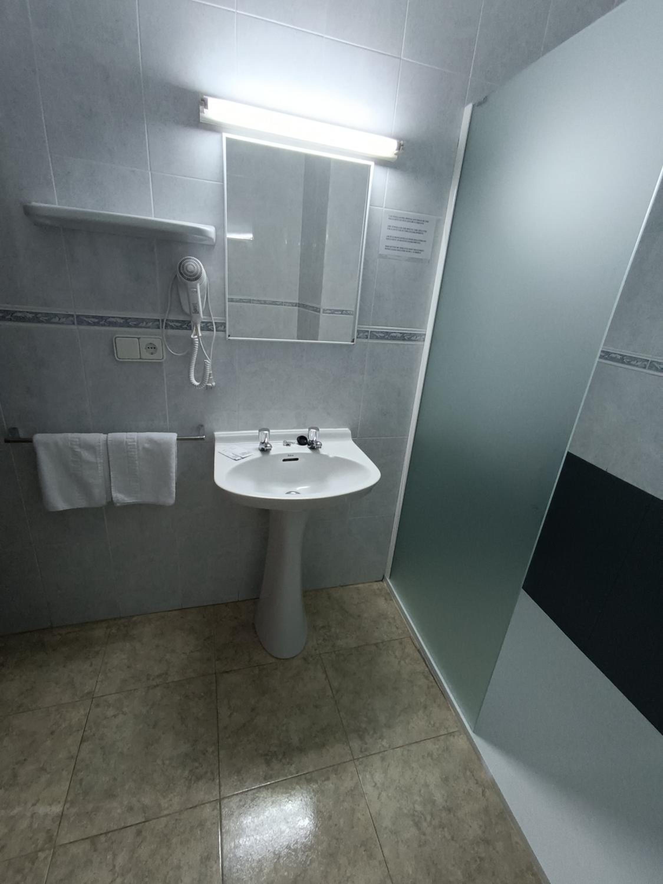 Single Room photo 2