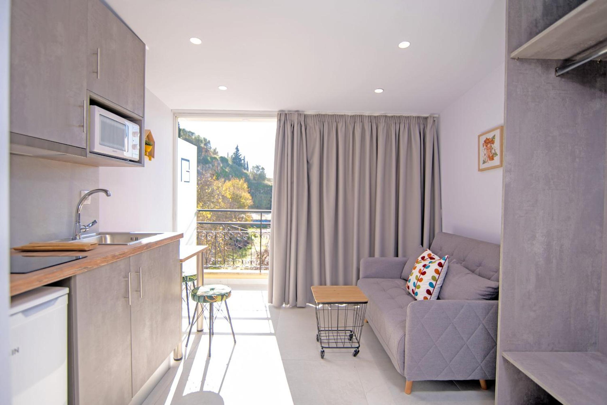 Apartment photo 2