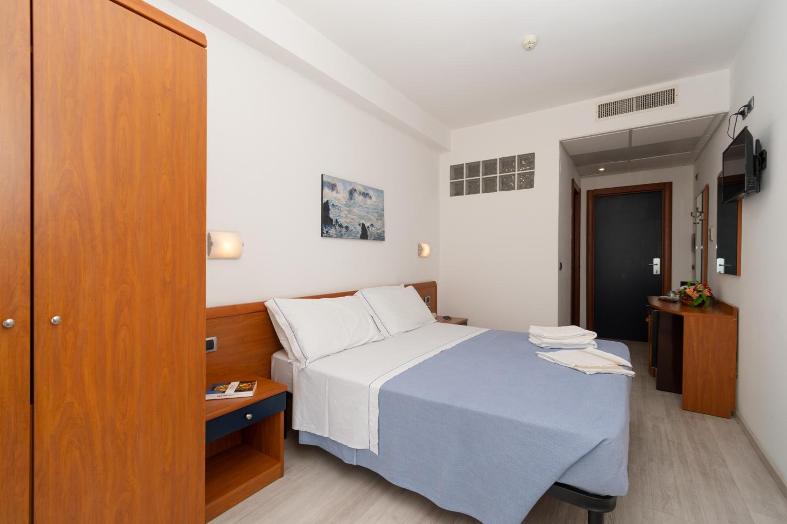 Double or Twin Room photo 1