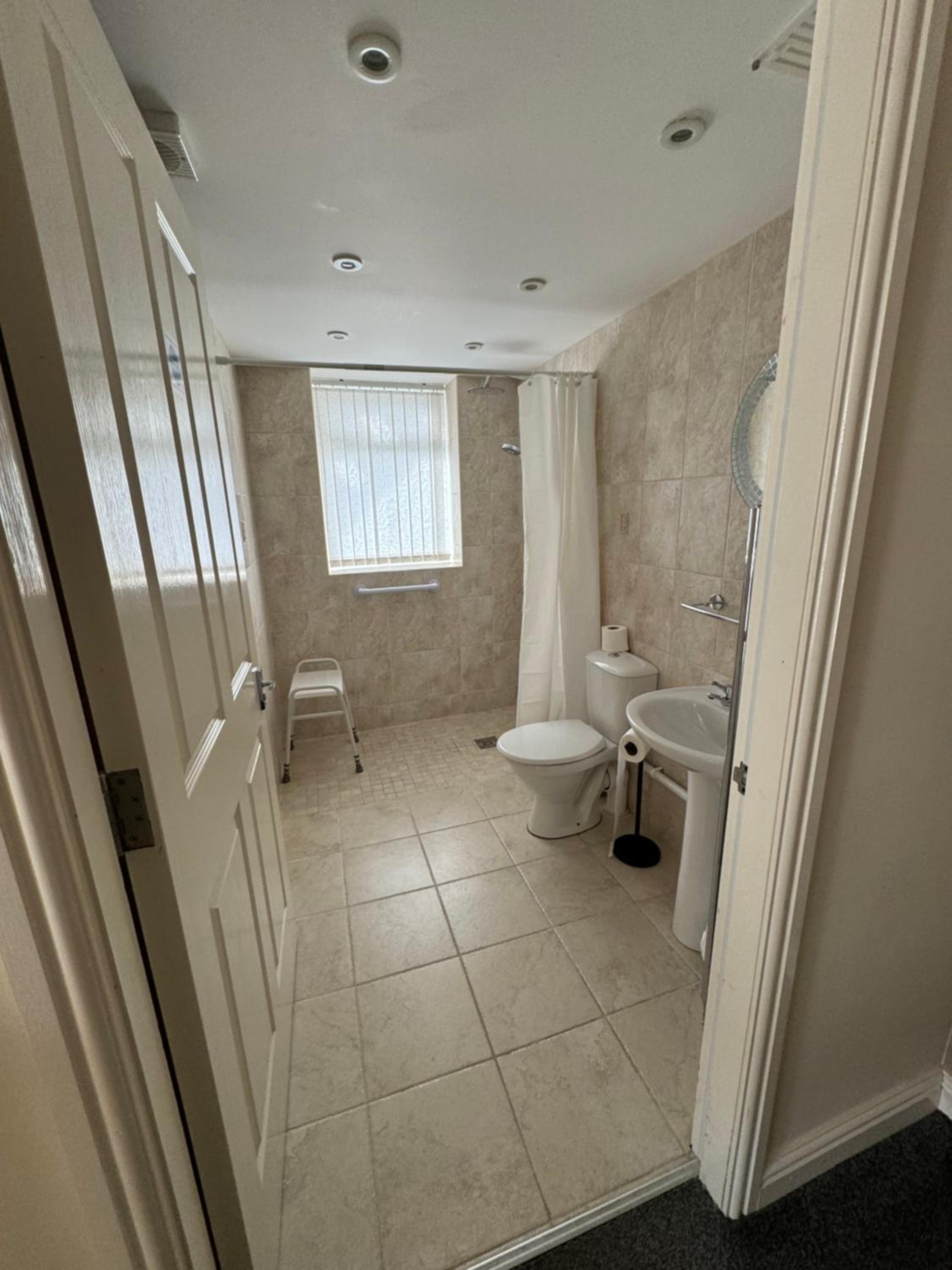 Double Room - Accessible Room - Annex - Photo 5