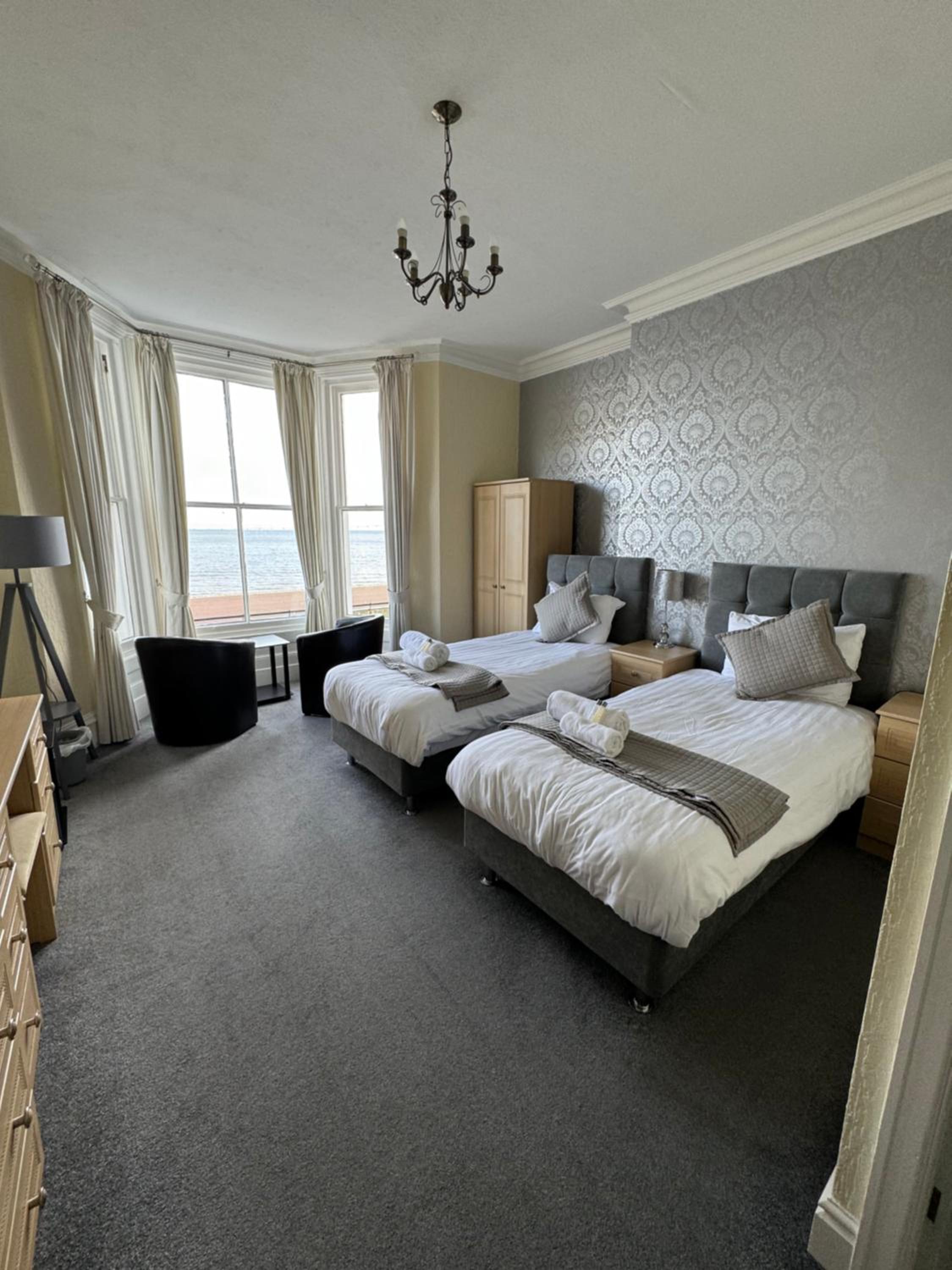 Premier Twin Room with Sea View photo 2
