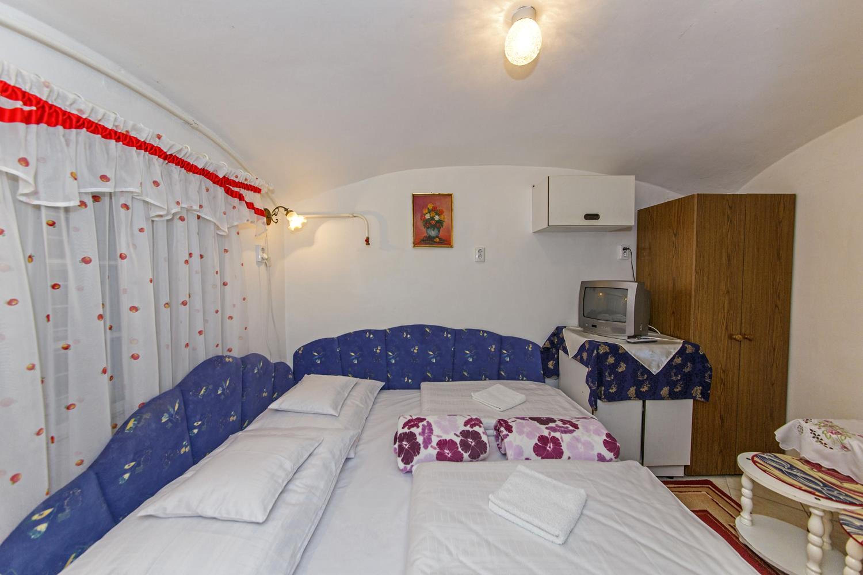 Two-Bedorom Apartment with Balcony - Photo 13