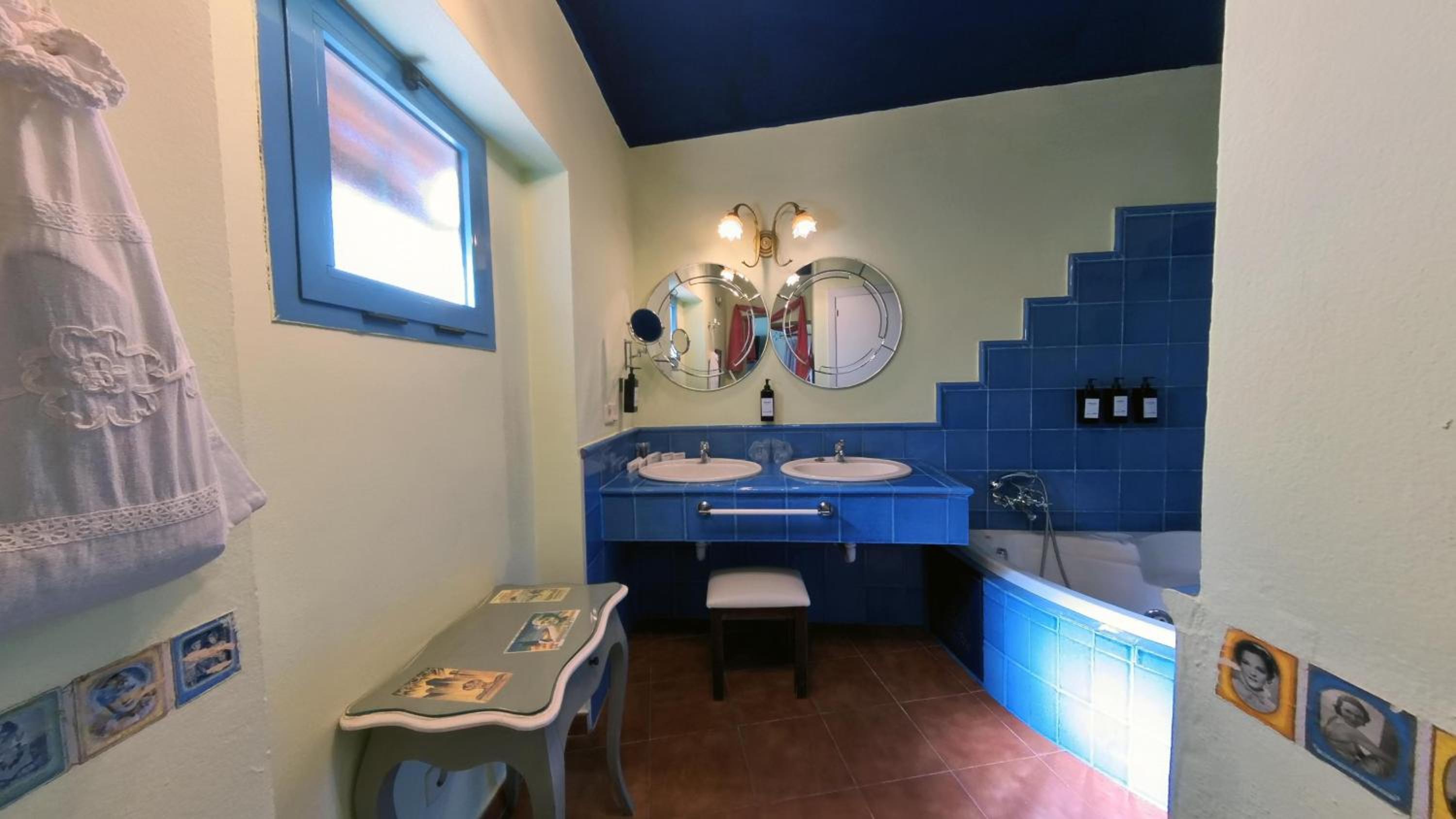 Double Room with Private Bathroom photo 3