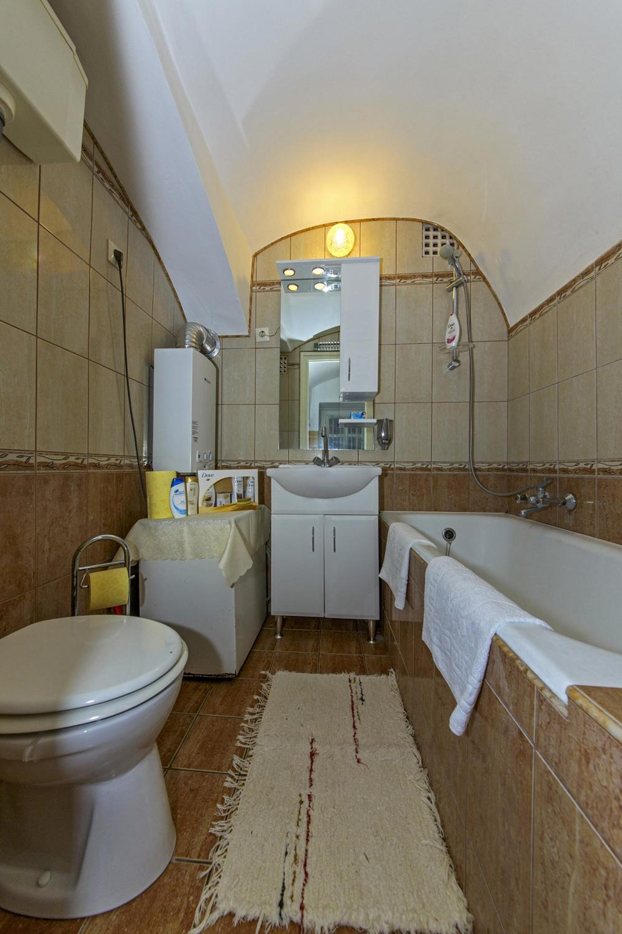 Two-Bedorom Apartment with Balcony - Photo 5