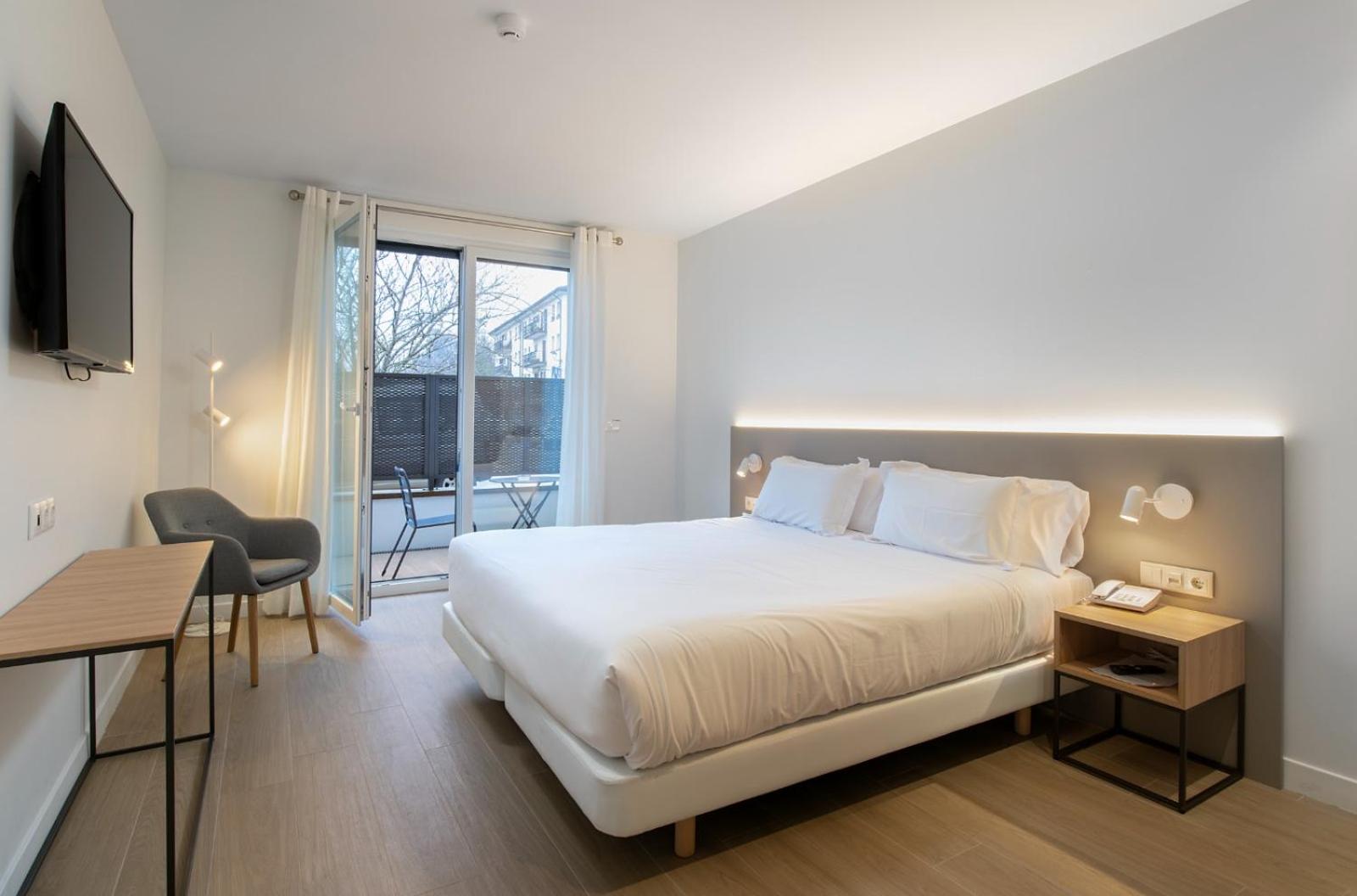 Double or Twin Room with Terrace photo 2