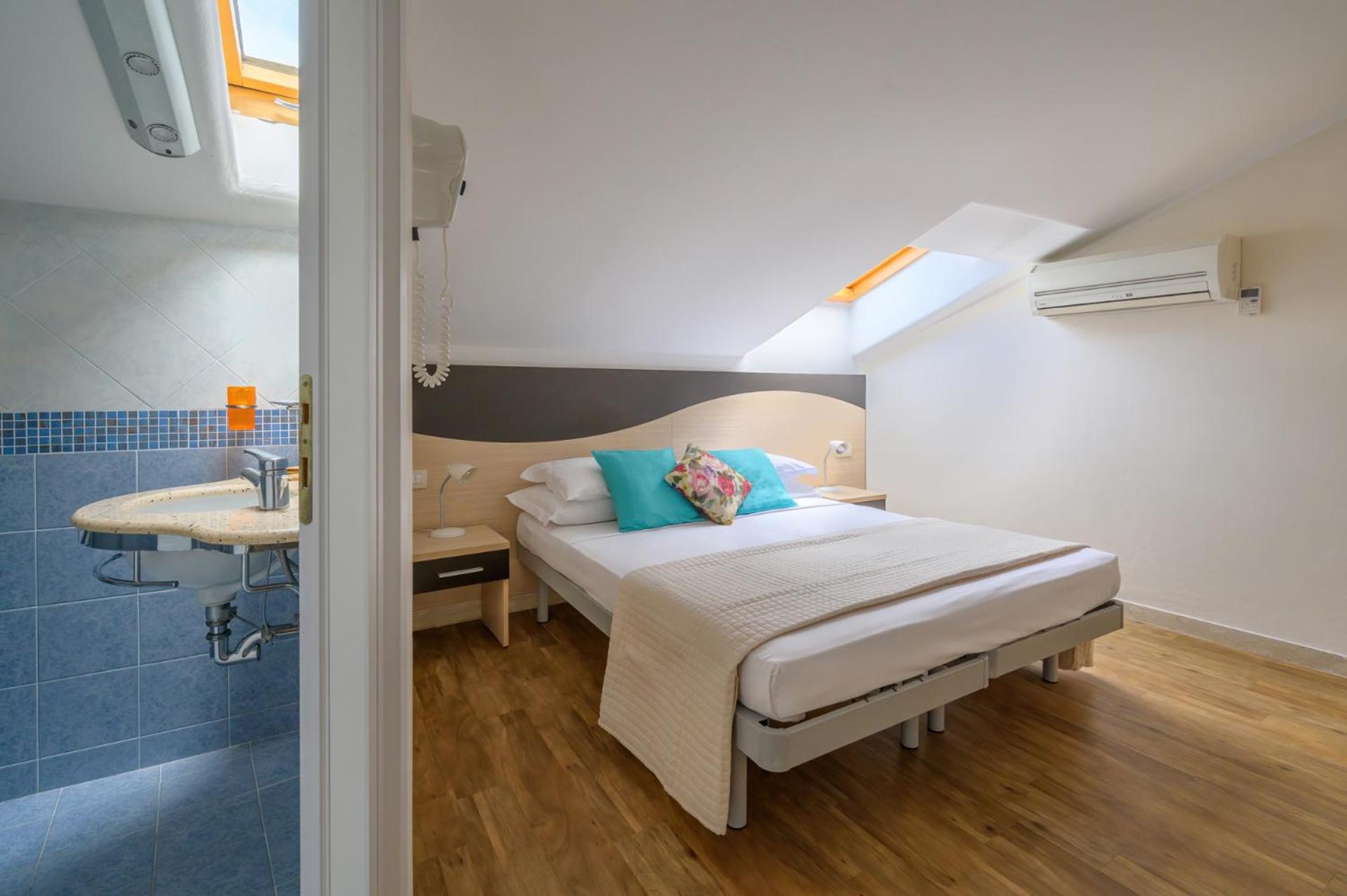 Double Room with Balcony photo 1