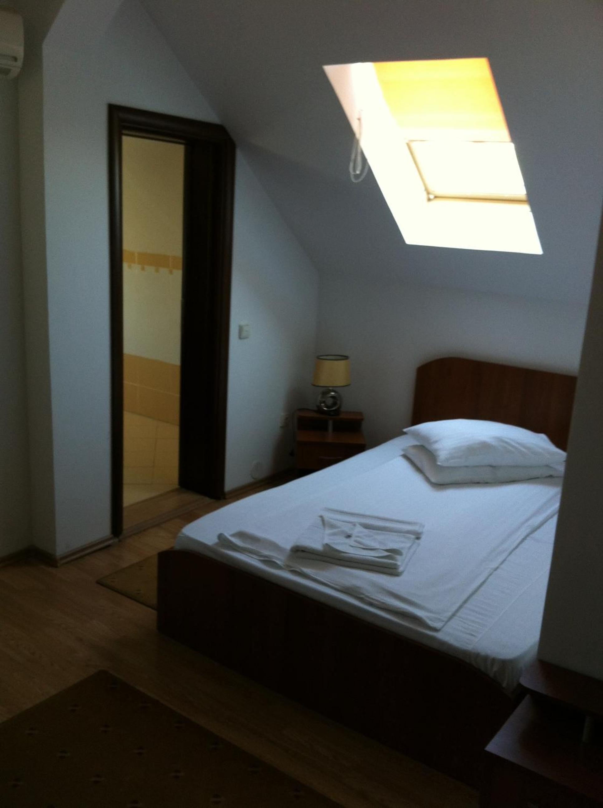 Double or Twin Room photo 1