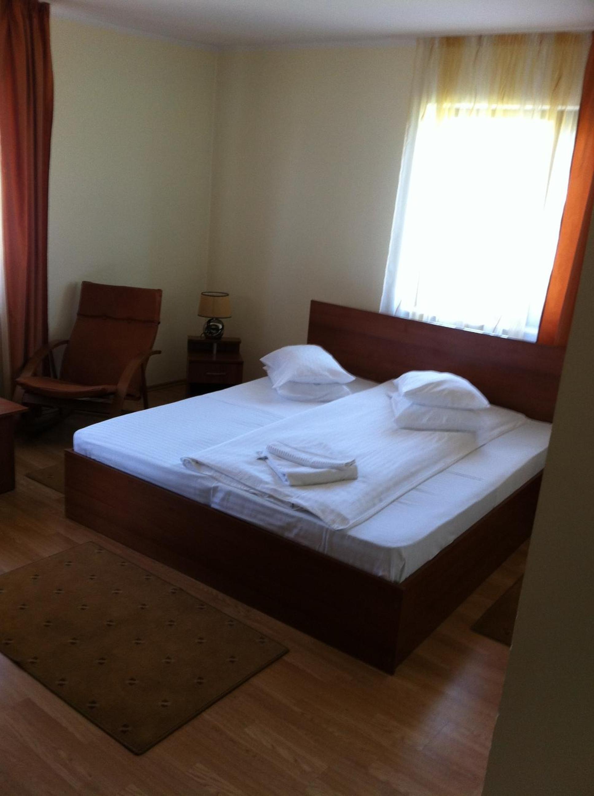 Double or Twin Room photo 2