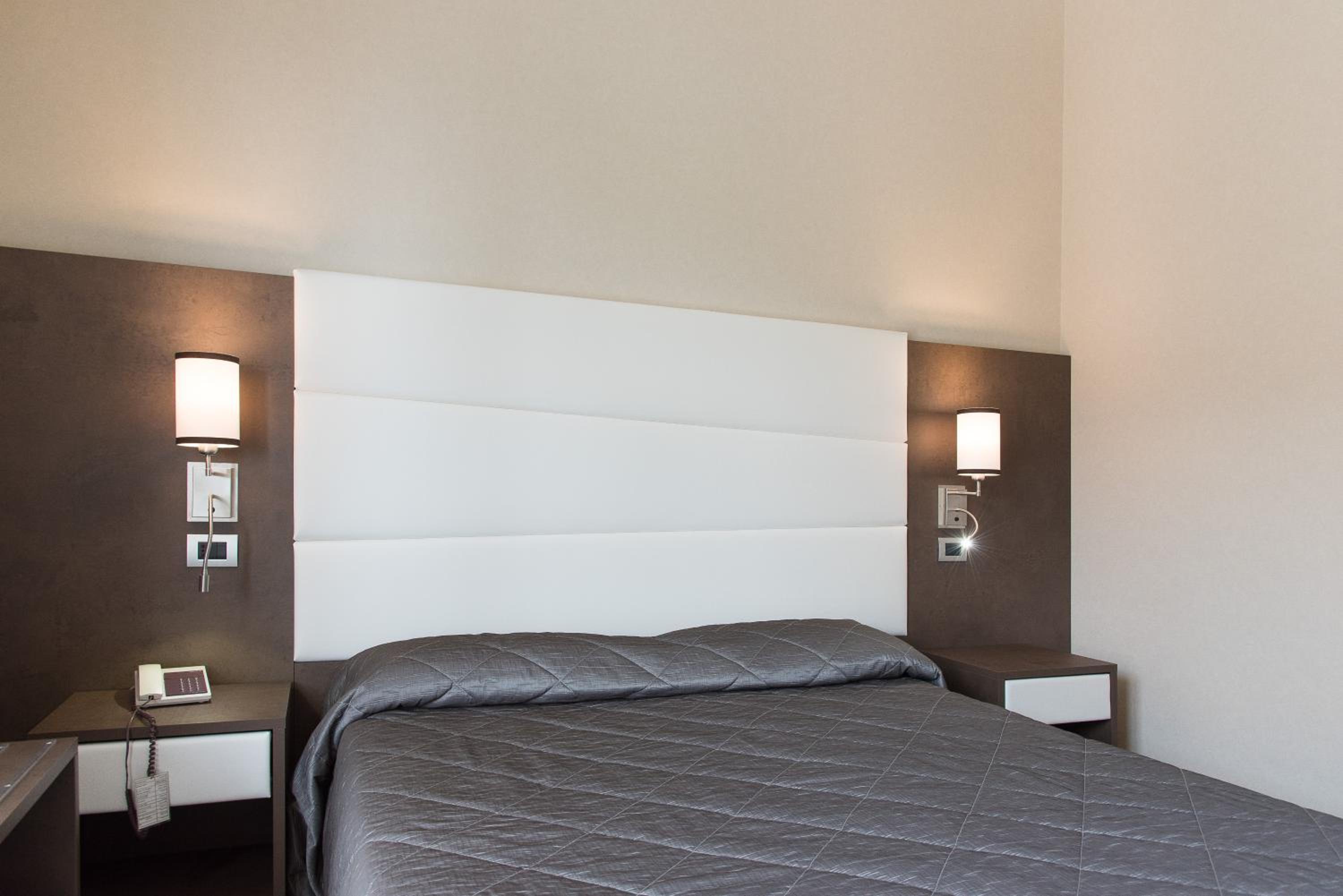 Standard Double Room - Photo 1