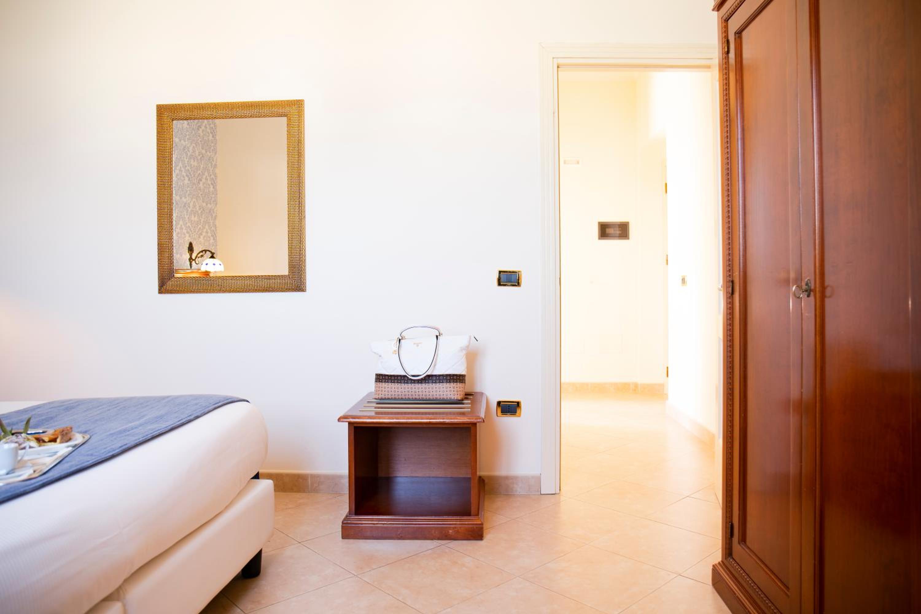 Suite with Sea View - Photo 12