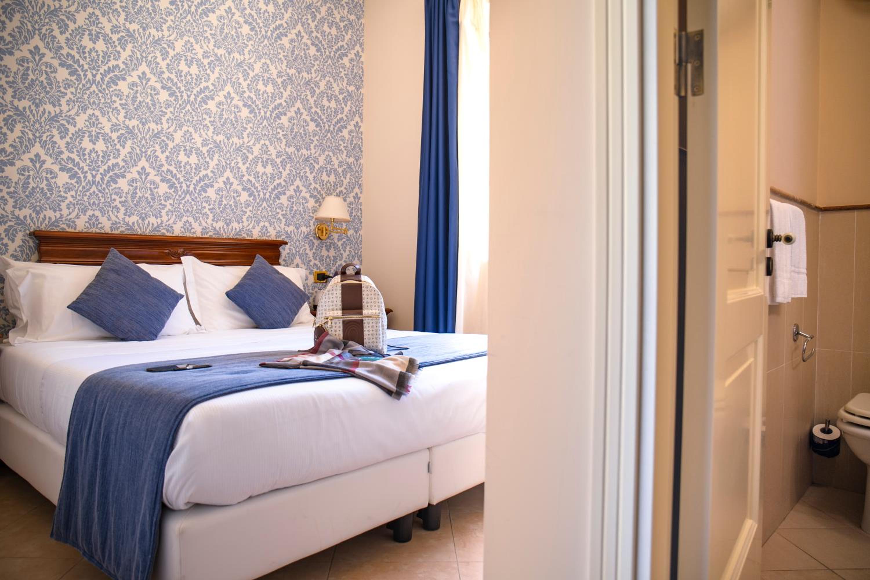 Standard Double or Twin Room - Photo 1