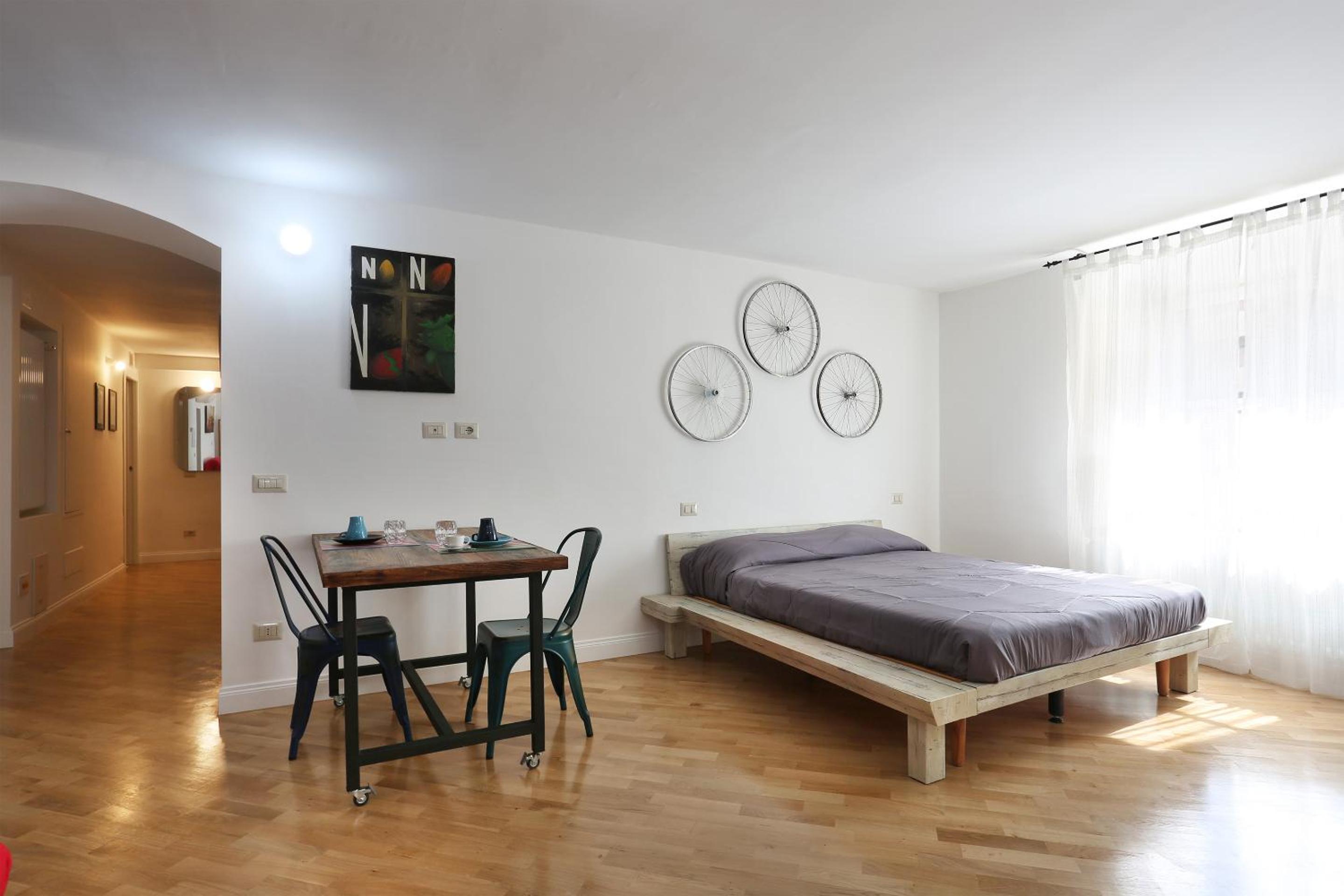 Studio Apartment photo 2
