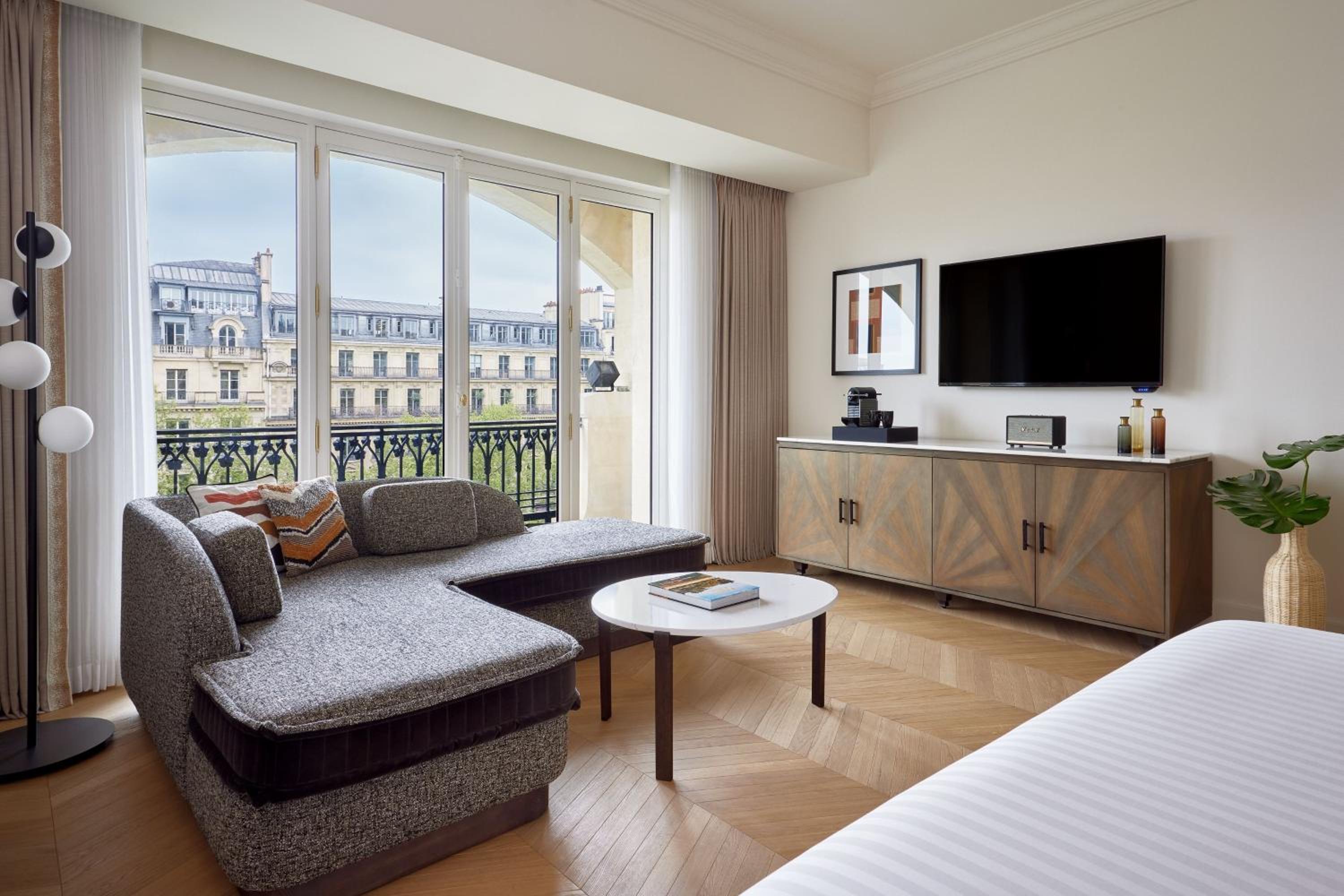 Champs Elysées Suite thumbnail 6
