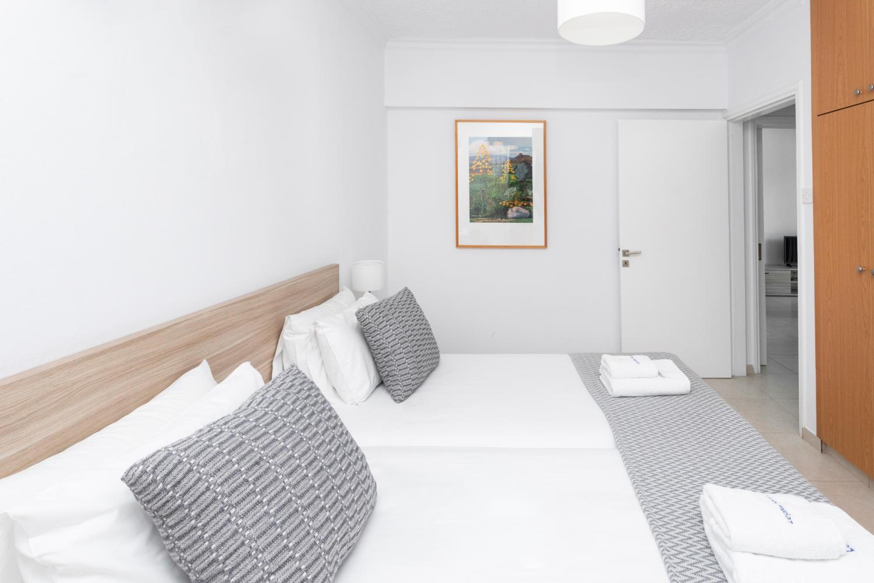 Two-Bedroom Suite - Photo 8