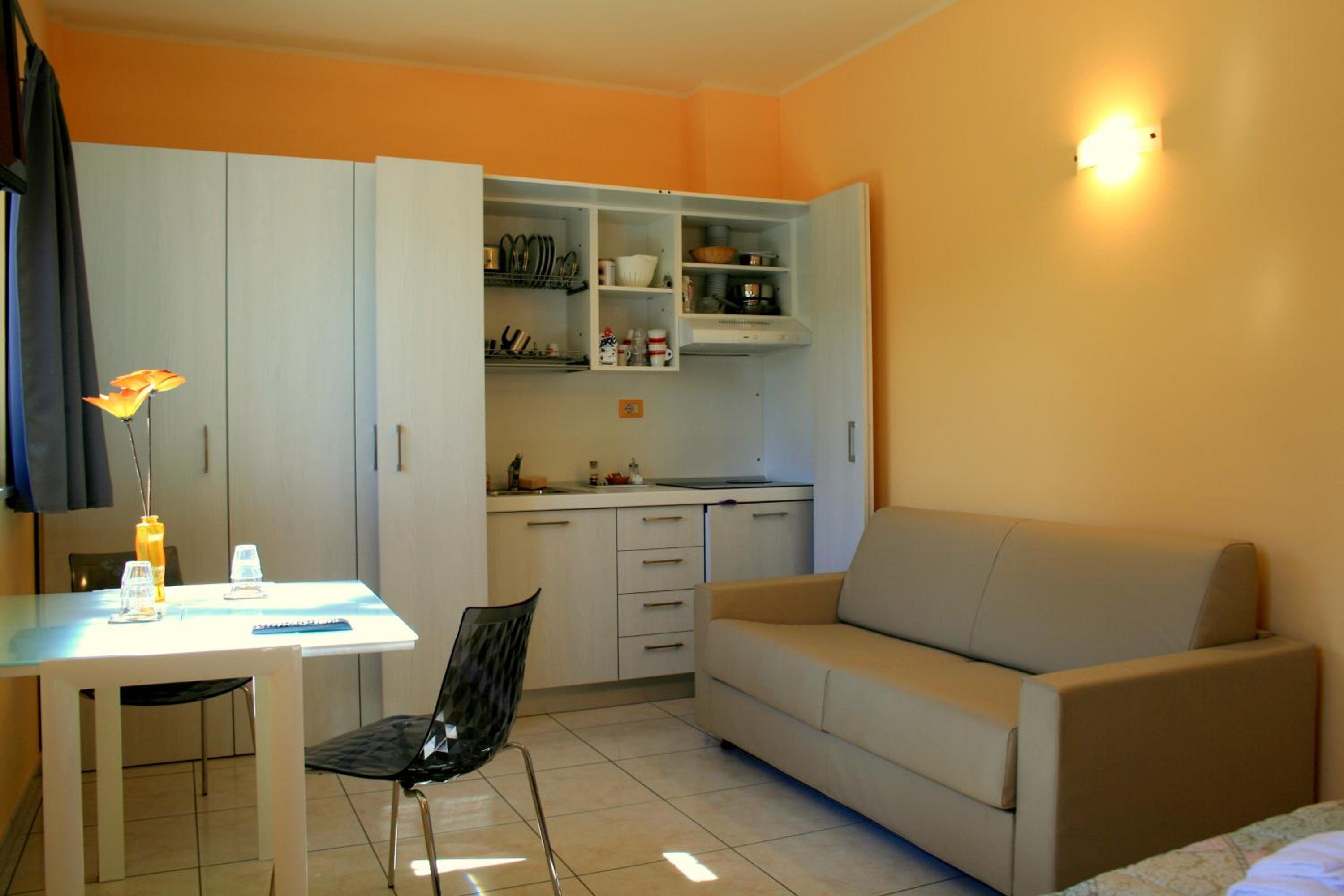 Family Room With Kitchenette photo 3