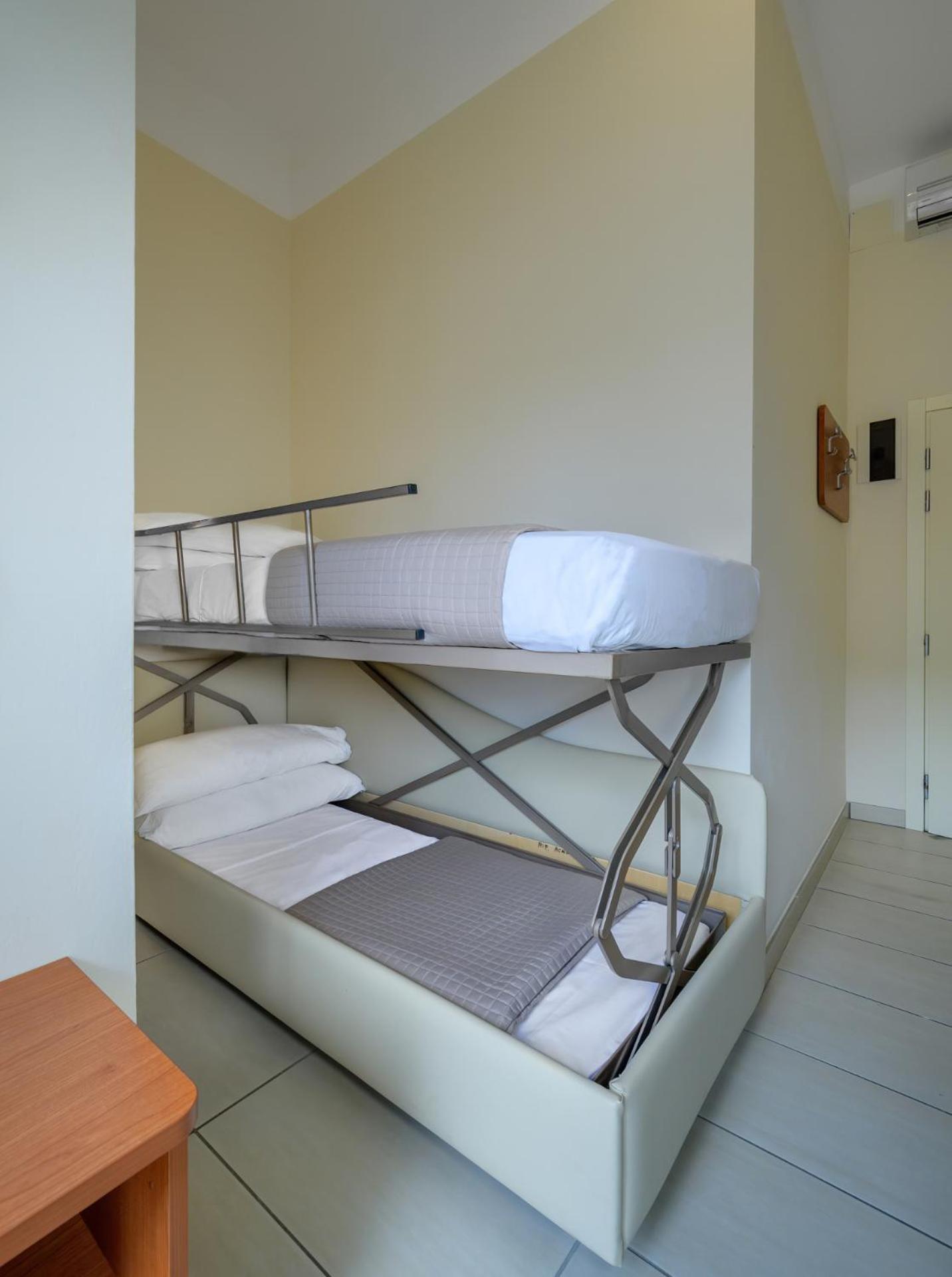Single Room with Balcony photo 3