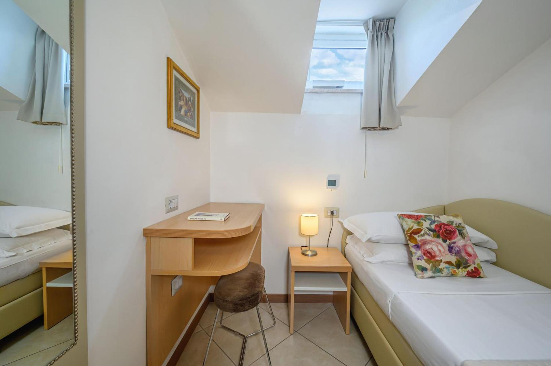 Standard Single Room photo 2