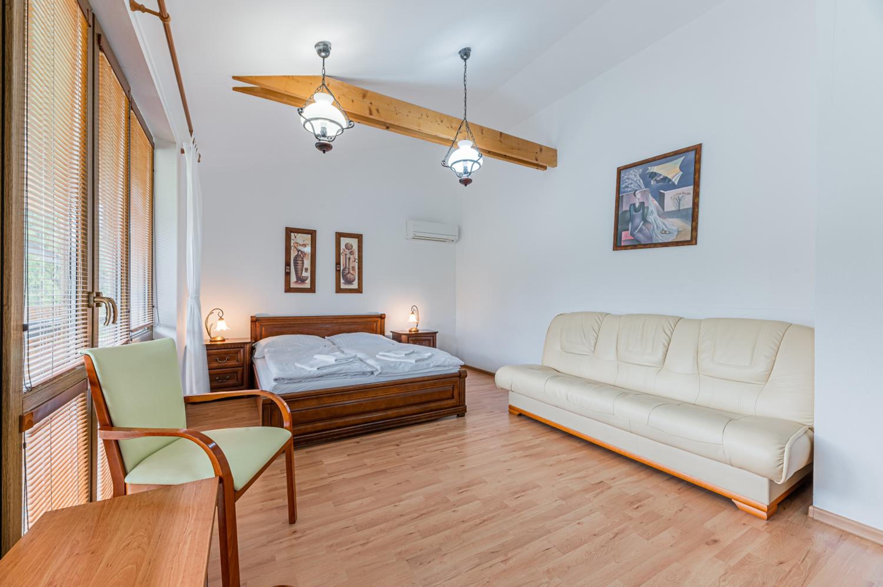Double Room - Photo 4