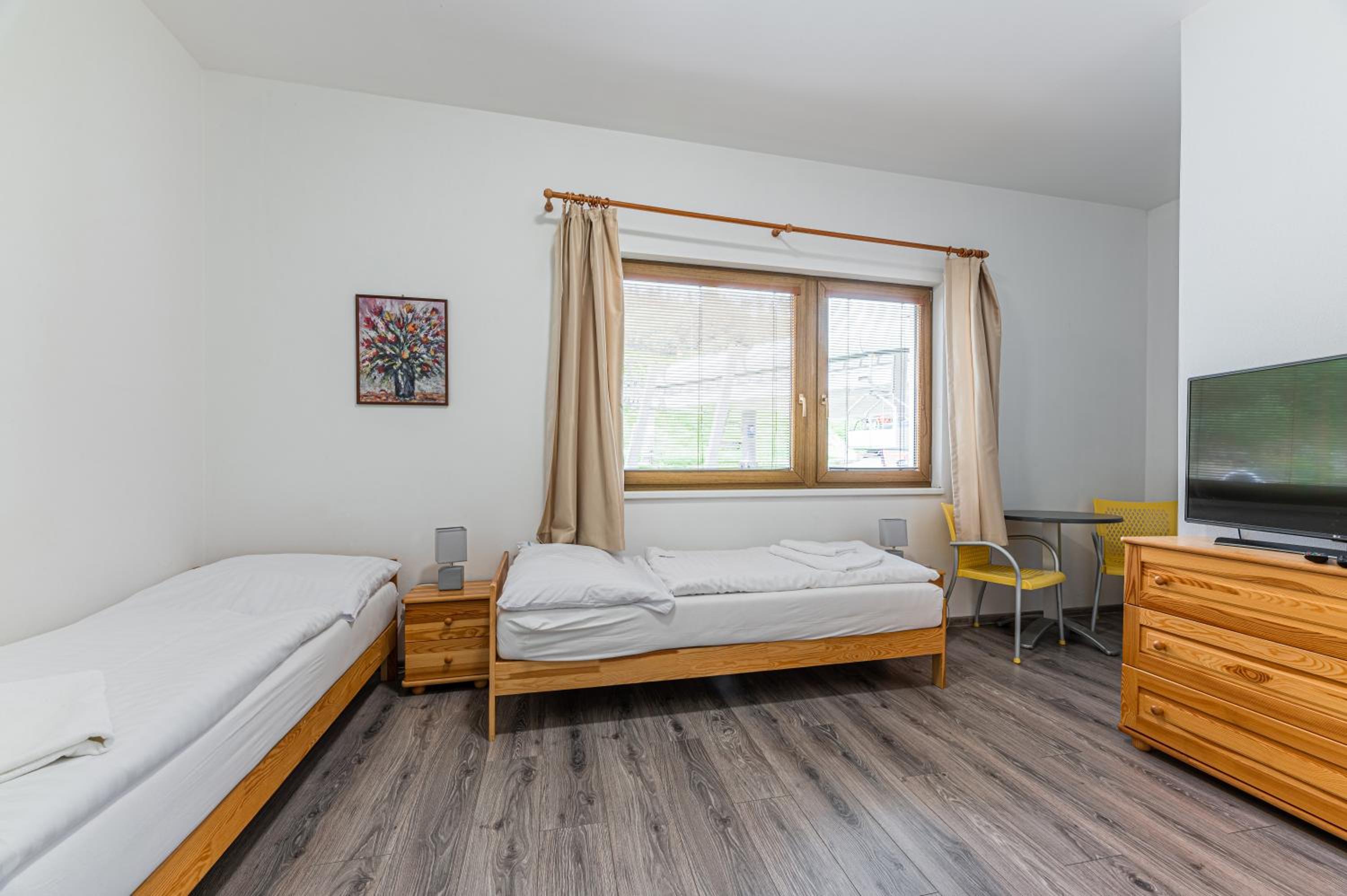 Small Double Room - Photo 1