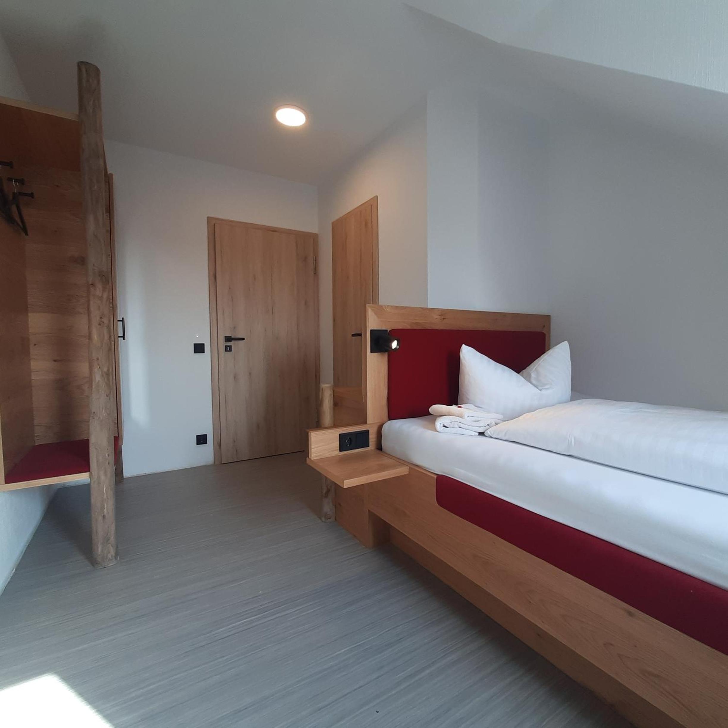 Single Room photo 2