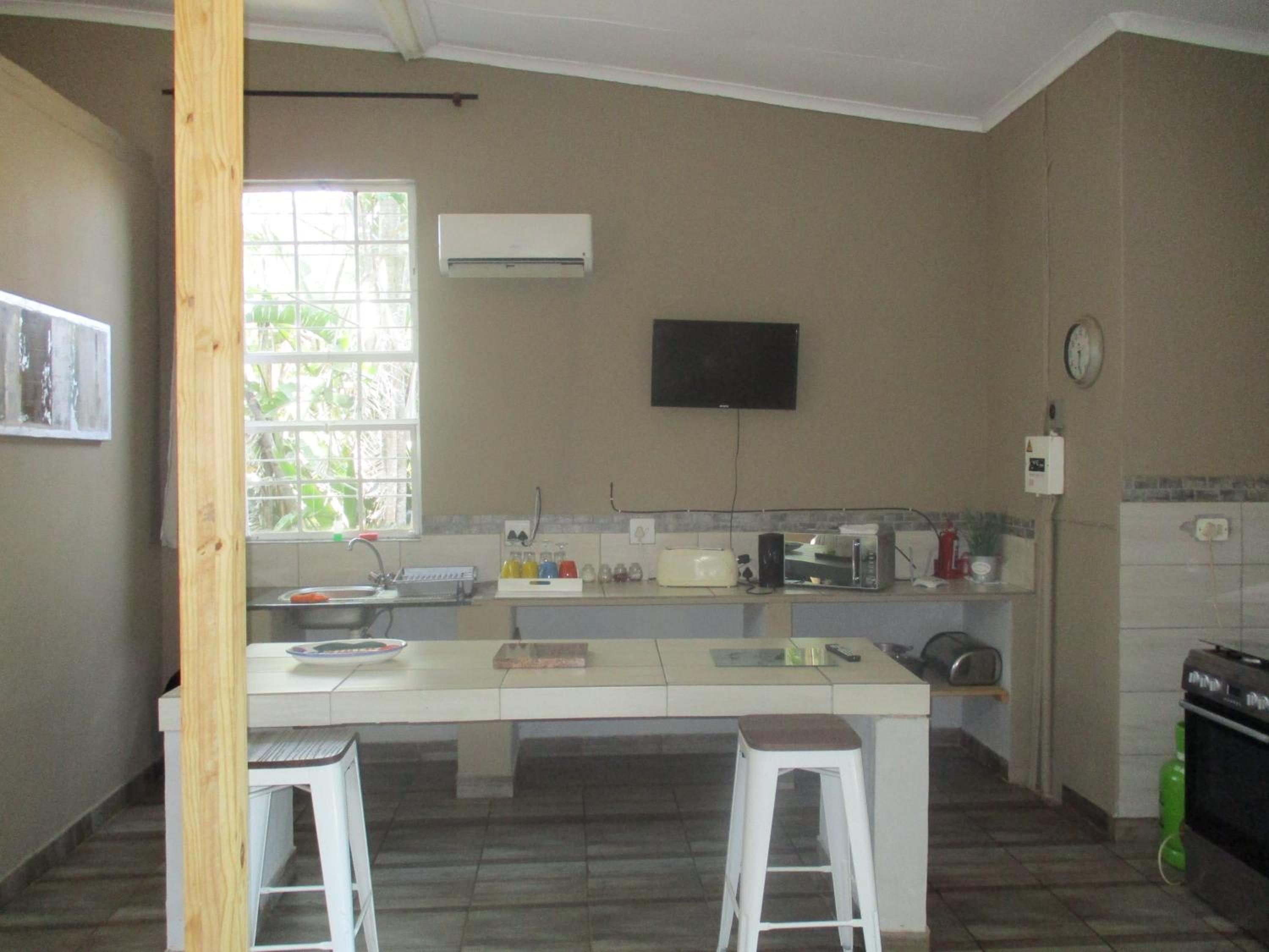 Budget Twin Room - Photo 5