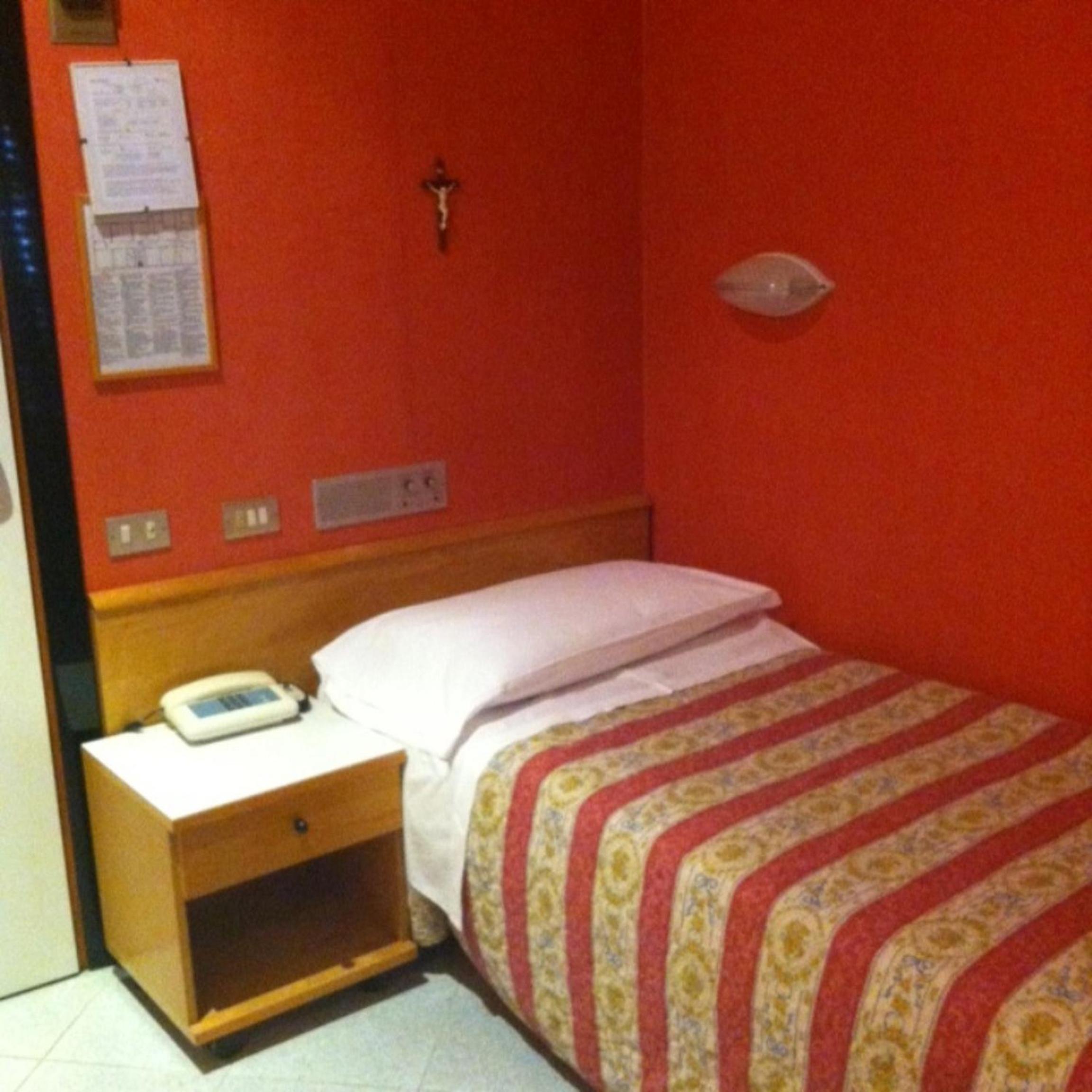 Single Room photo 3