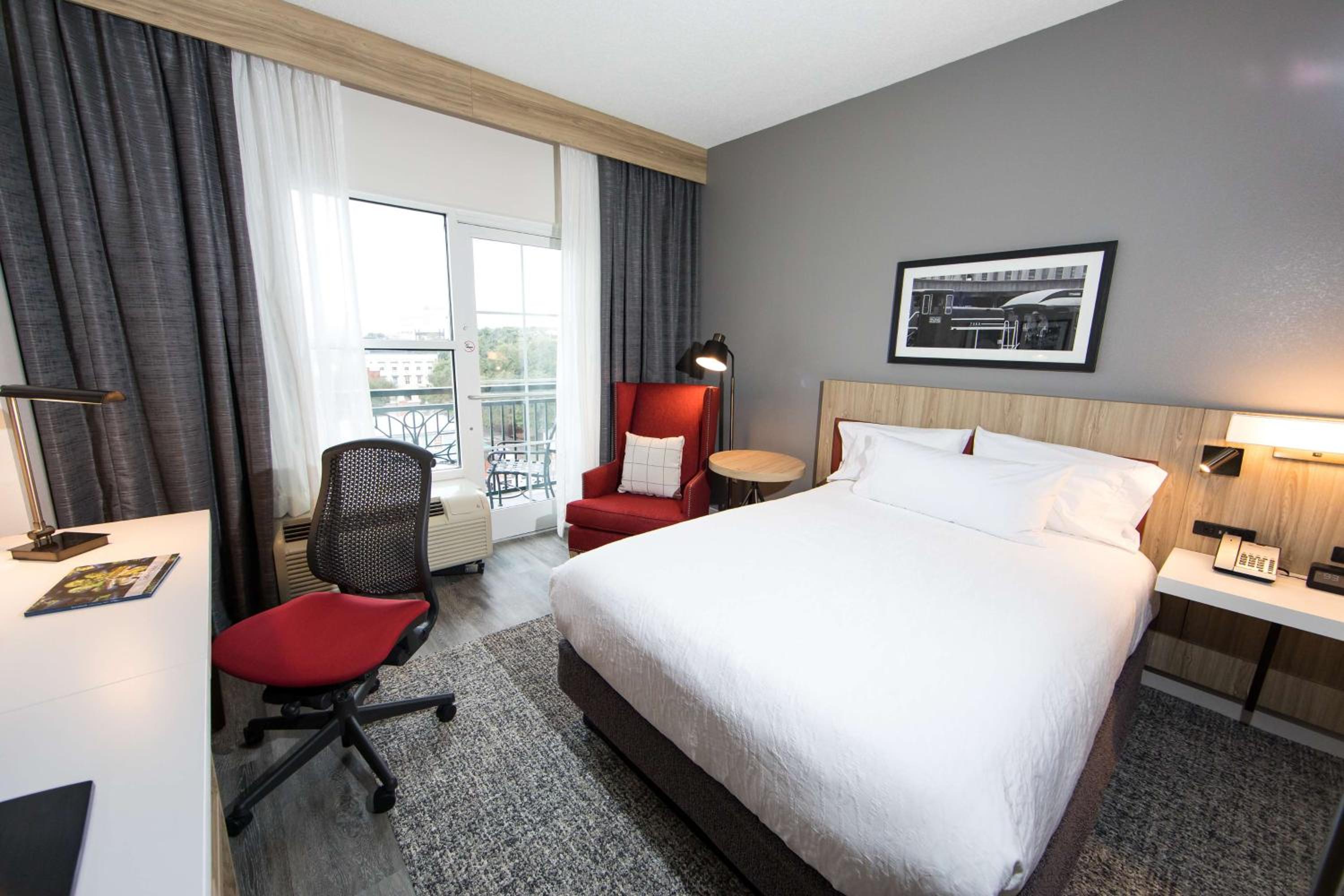 Queen Room with Two Queen Beds and Balcony - Photo 1