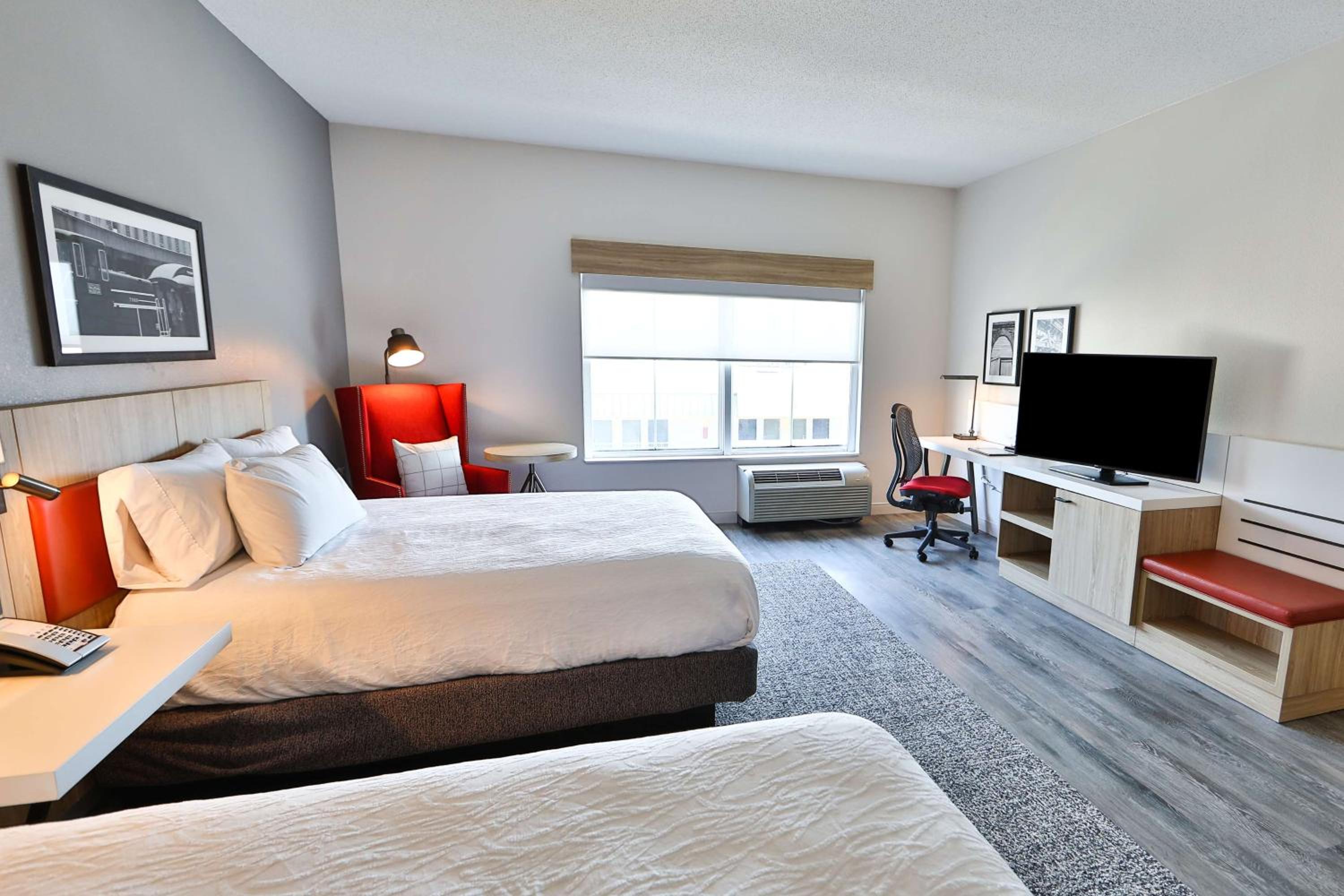 Queen Room with Two Queen Beds - Mobility and Hearing Access - Photo 3
