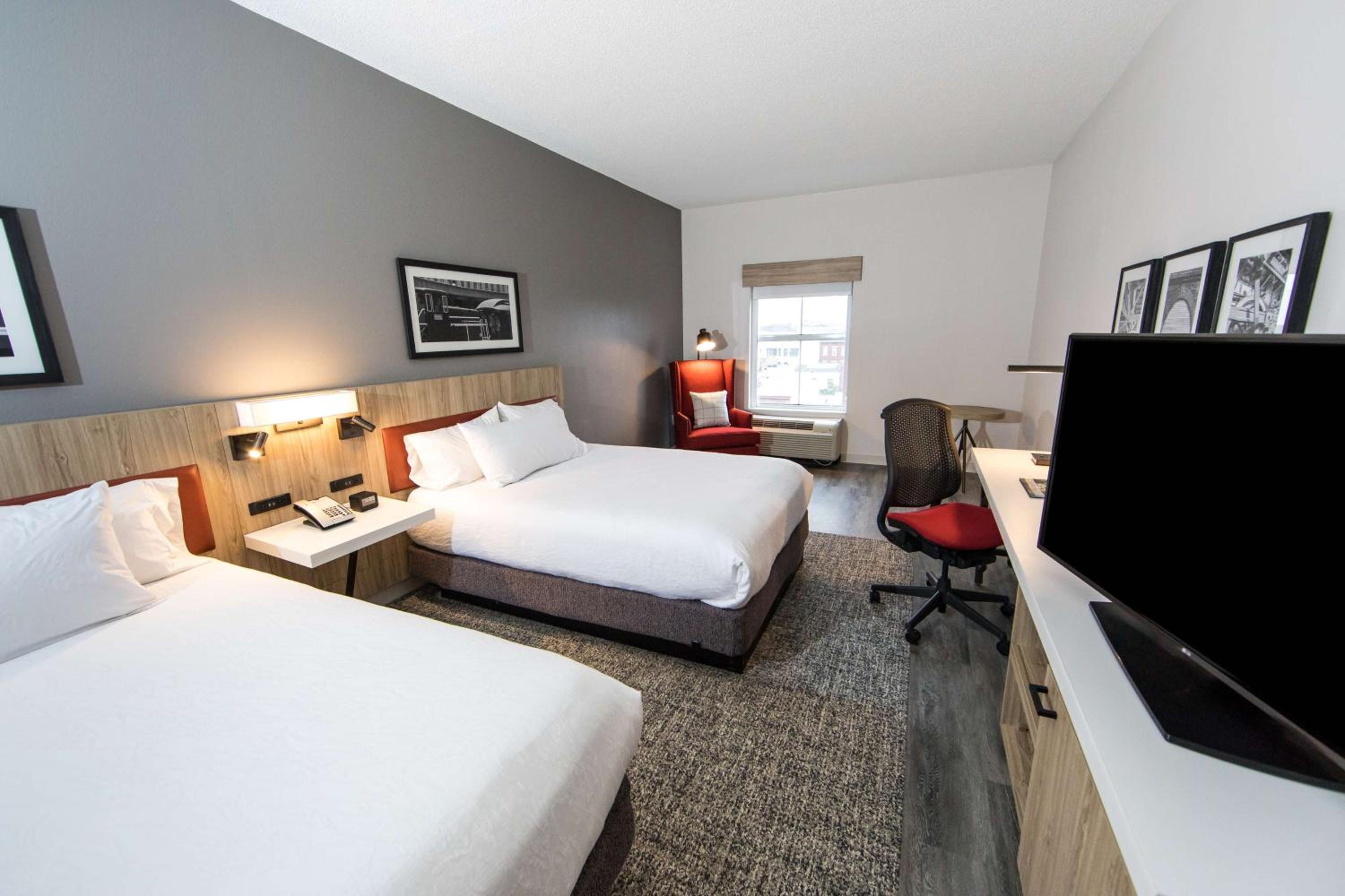 Queen Room with Two Queen Beds - Hearing Access - Photo 4
