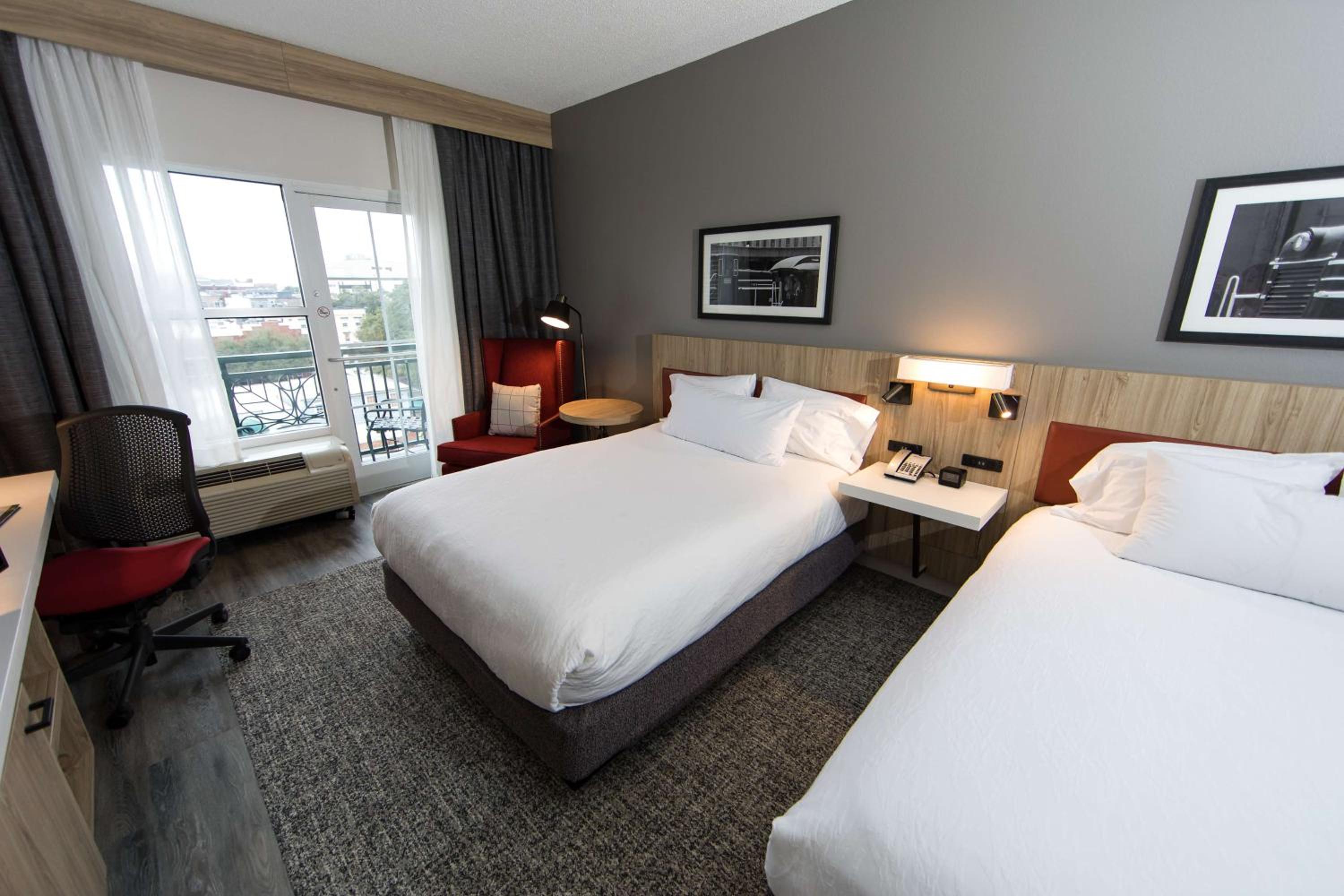 Queen Room with Two Queen Beds and Balcony - Photo 3