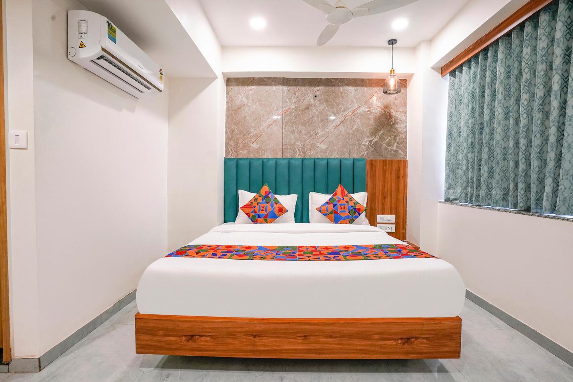 Deluxe Room - Photo 2