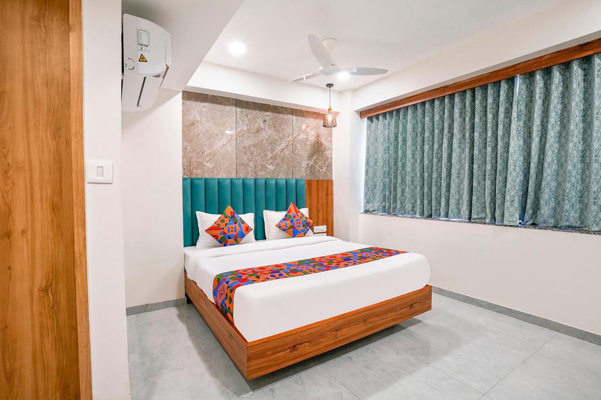Deluxe Room - Photo 1