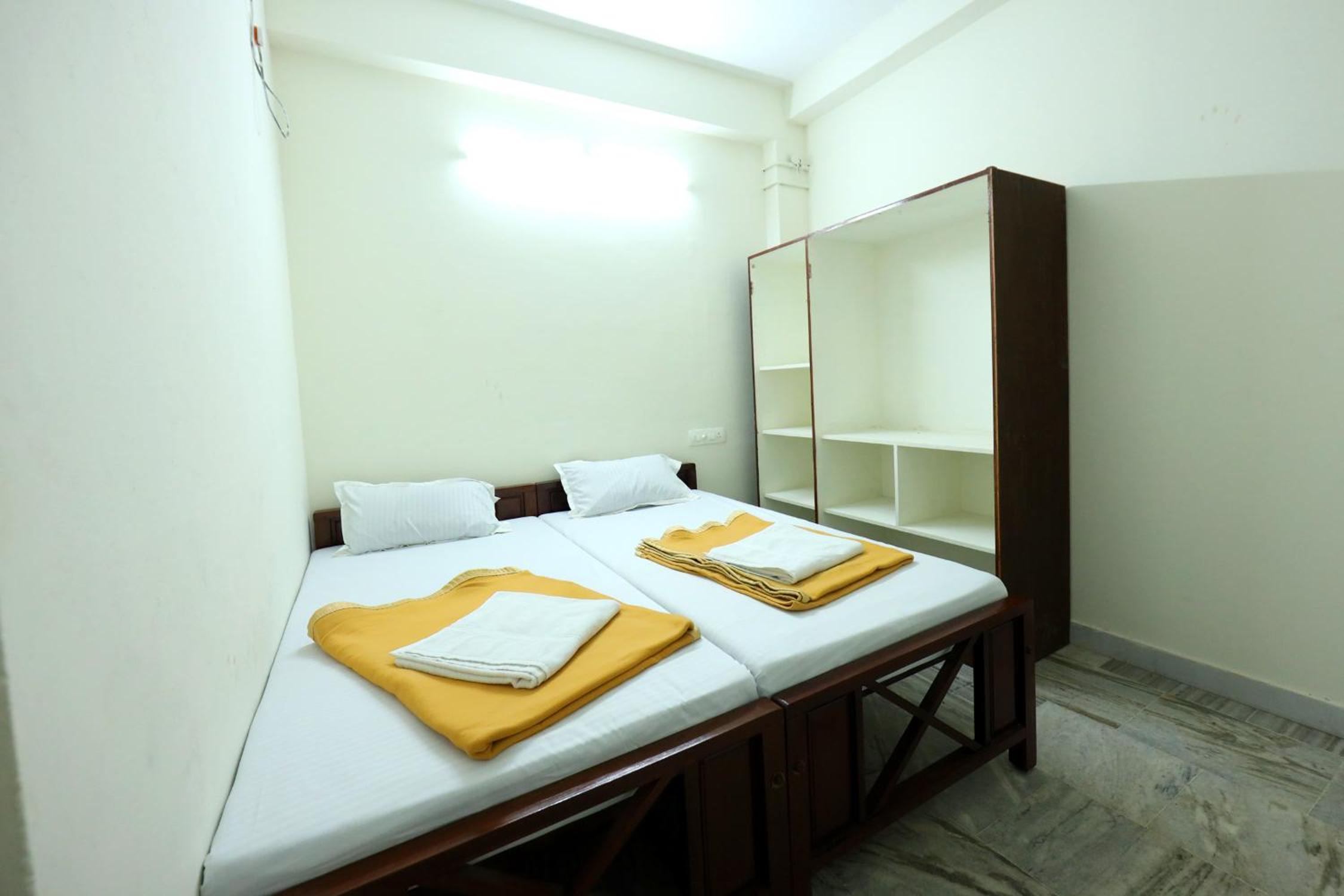 Standard Double Room With Fan photo 3